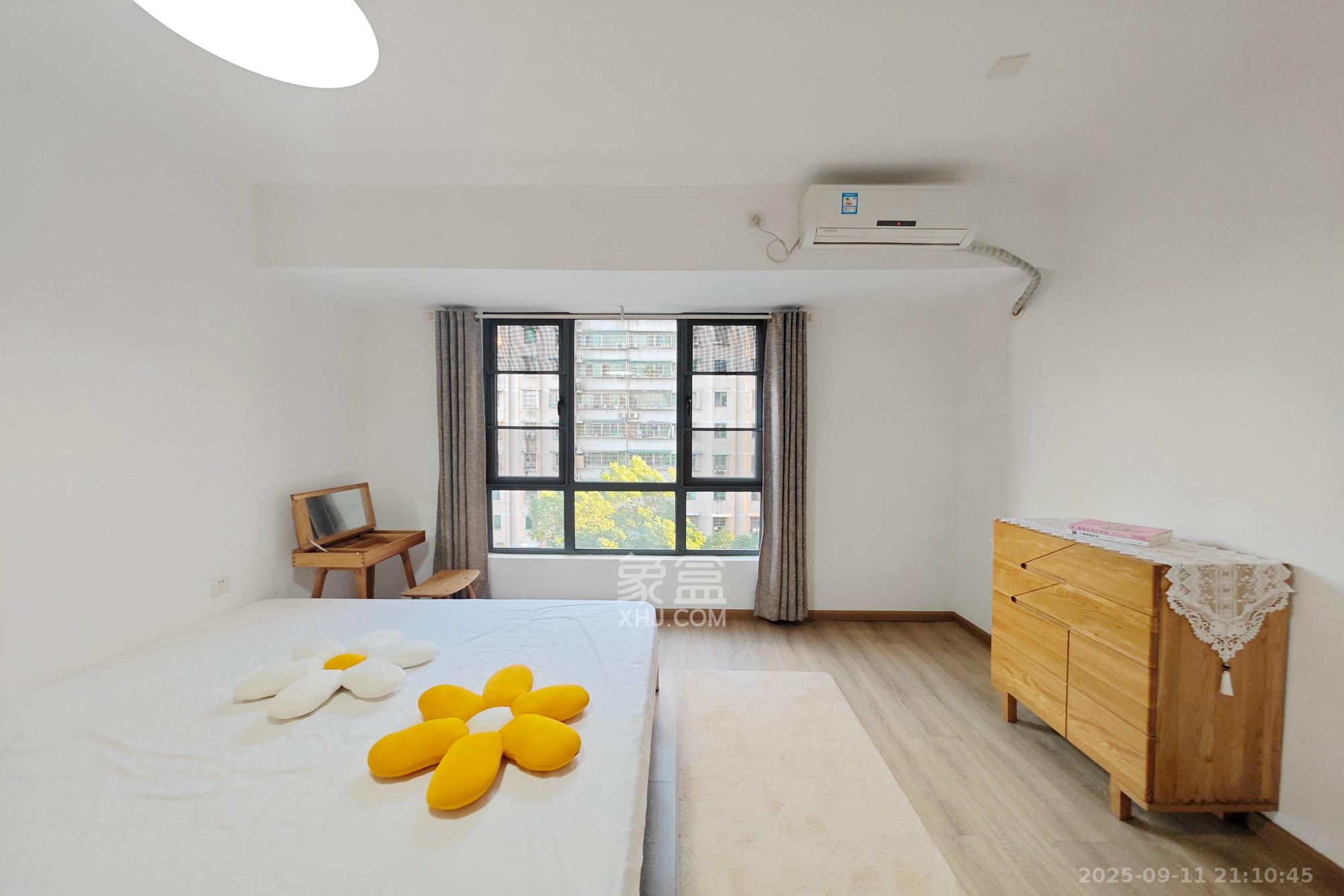 万博汇 3室2厅1卫 160.0万 万博汇 3室2厅1卫 160.0万卧室