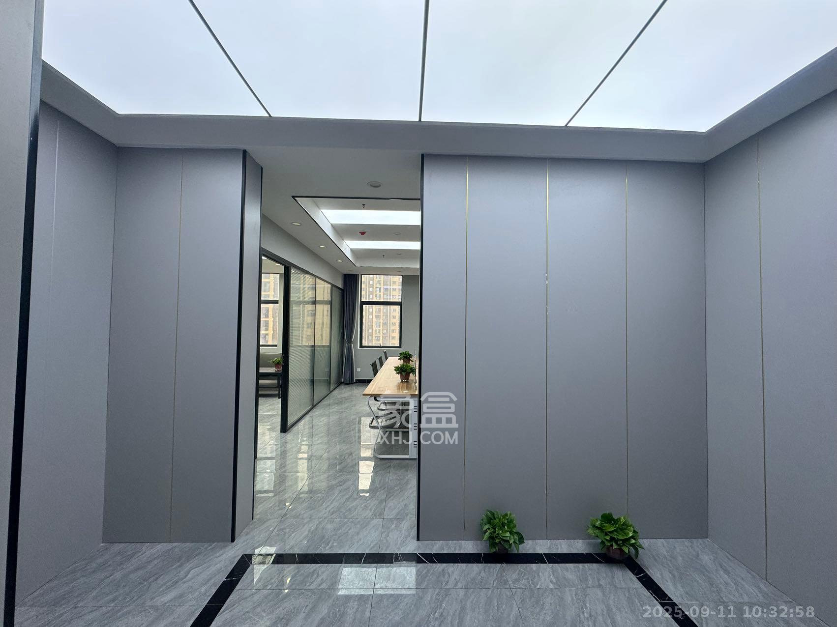 华润置地广场二期 3室2厅2卫 3500.0元/月 华润置地广场二期 3室2厅2卫 3500.0元/月室内图