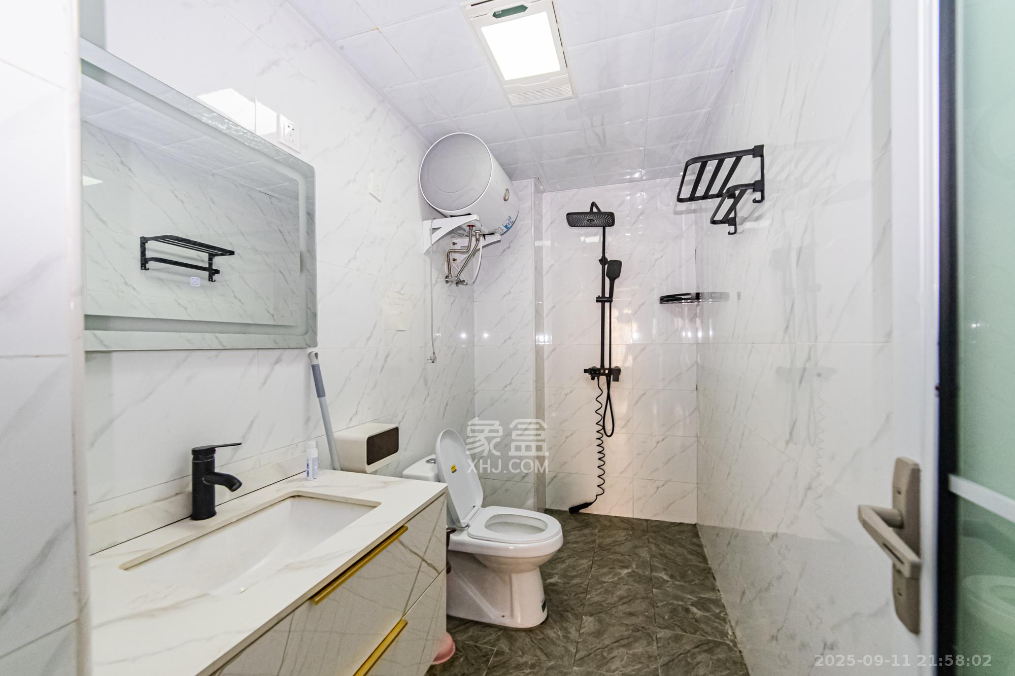 北辰三角洲E3区 1室1厅1卫 70.0万 北辰三角洲E3区 1室1厅1卫 70.0万卫生间