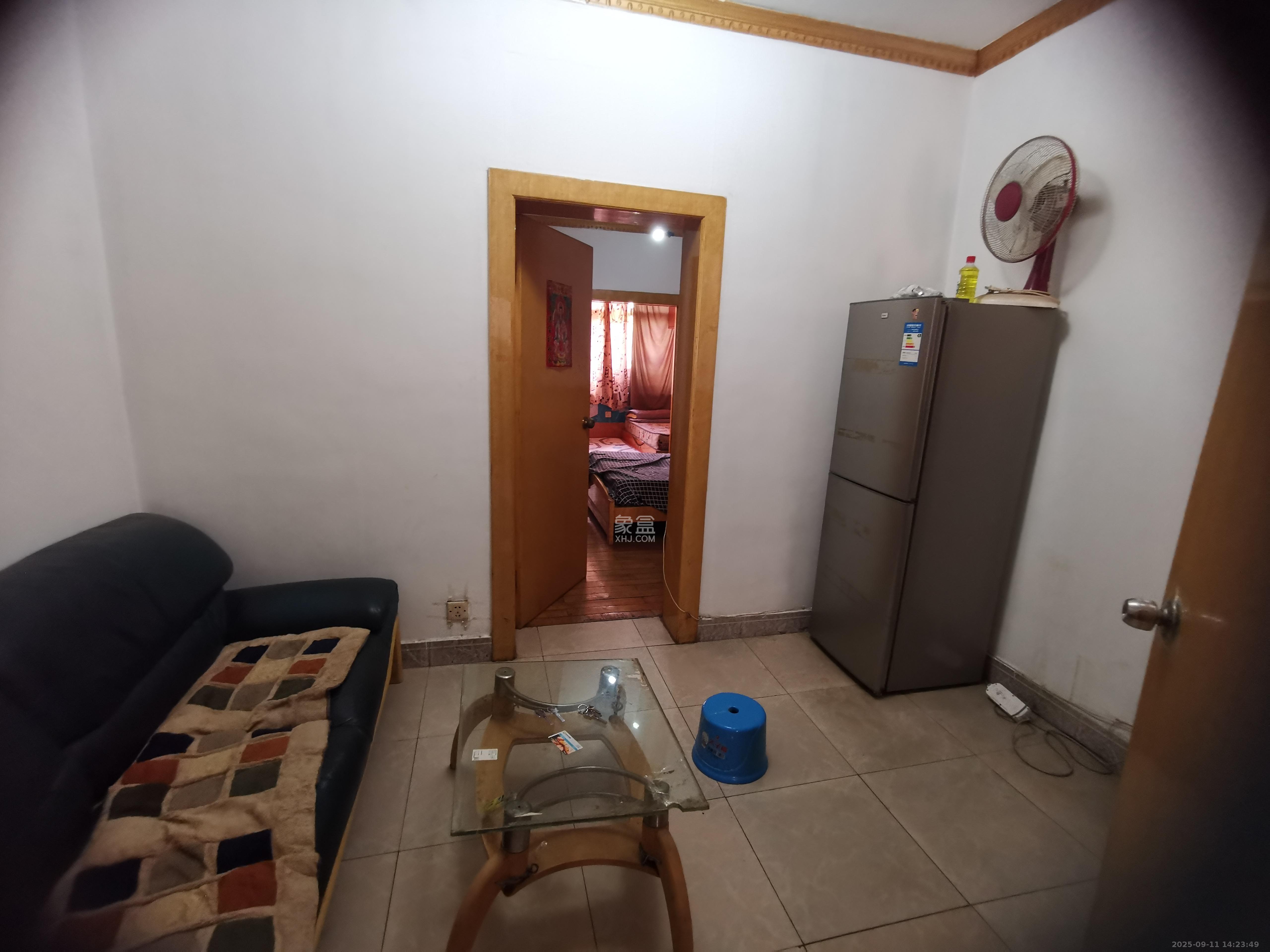 百纺大院宿舍 1室1厅1卫 1000.0元/月 百纺大院宿舍 1室1厅1卫 1000.0元/月室内图