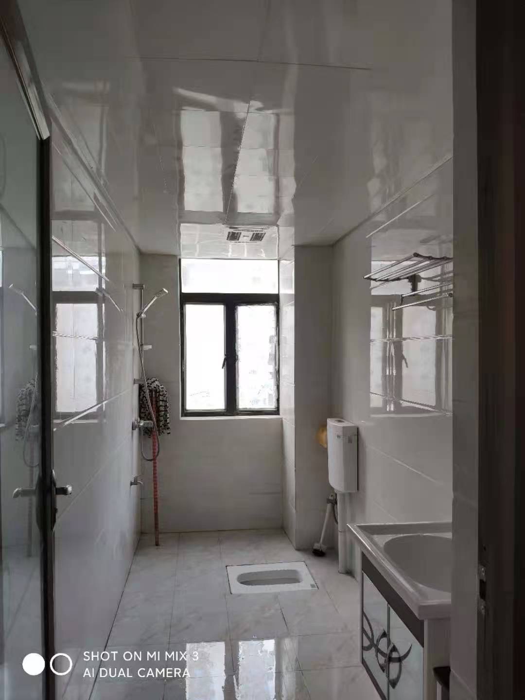 月亮湾二期B区  3室2厅2卫    1800.0元/月 月亮湾二期B区  3室2厅2卫    1800.0元/月室内图