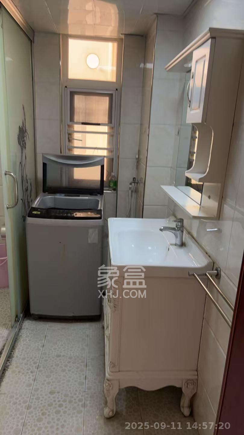 米兰春天 3室2厅1卫 1800.0元/月 米兰春天 3室2厅1卫 1800.0元/月室内图