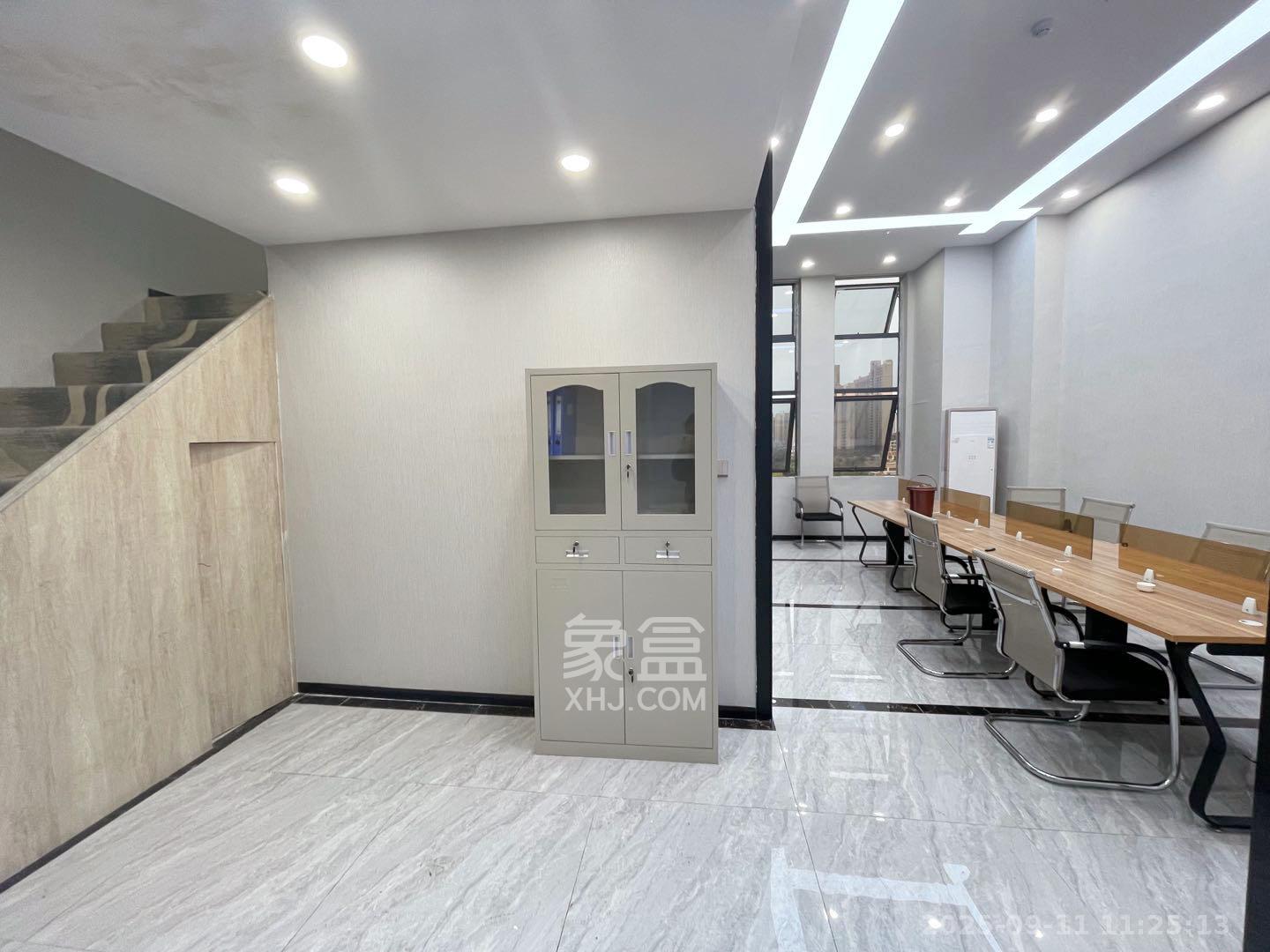 华润置地广场二期 1室1厅1卫 3500.0元/月 华润置地广场二期 1室1厅1卫 3500.0元/月室内图