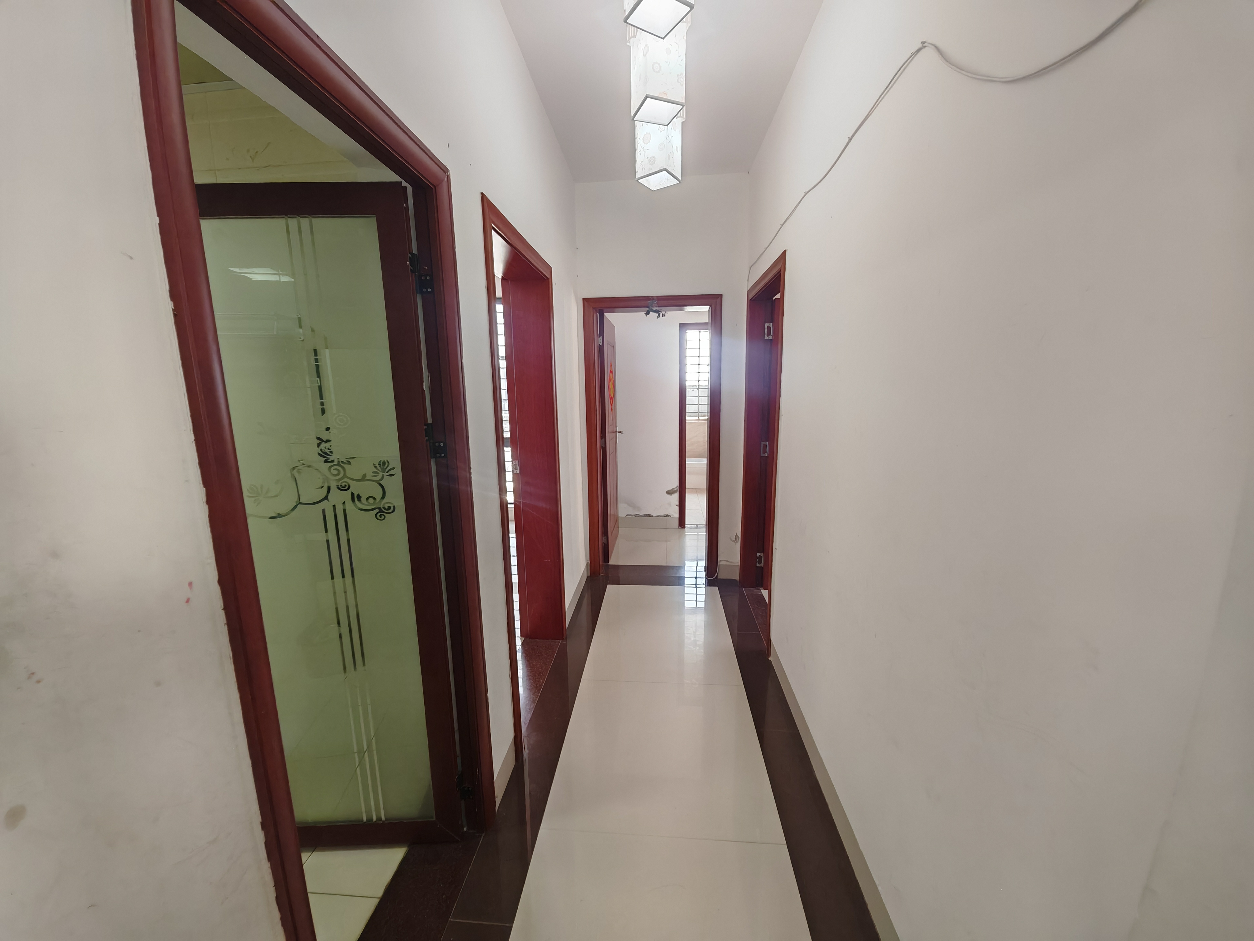 润江财苑 3室2厅2卫 2700.0元/月 润江财苑 3室2厅2卫 2700.0元/月室内图