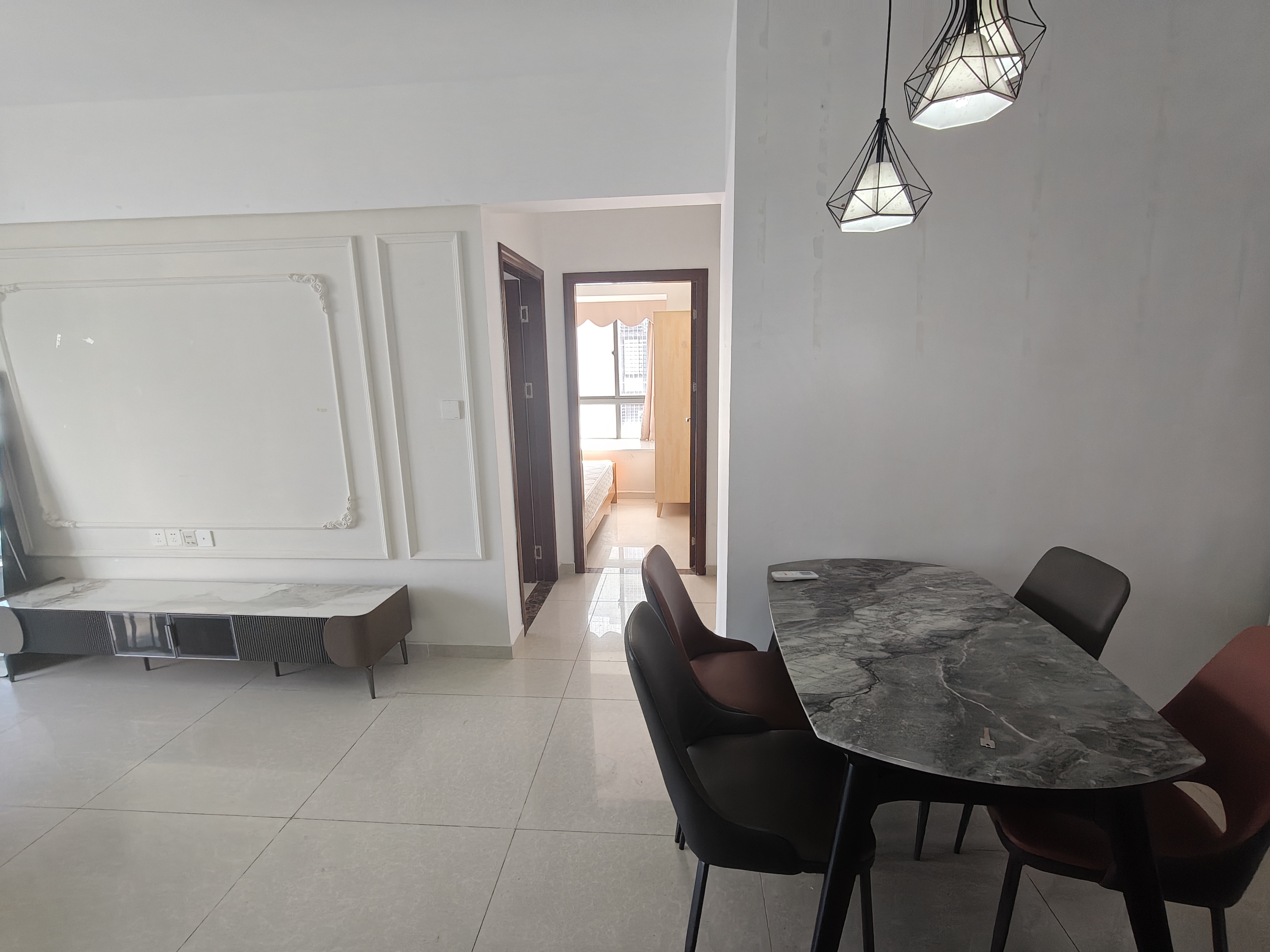 坡巷雅苑  3室2厅1卫    2800.0元/月 坡巷雅苑  3室2厅1卫    2800.0元/月室内图