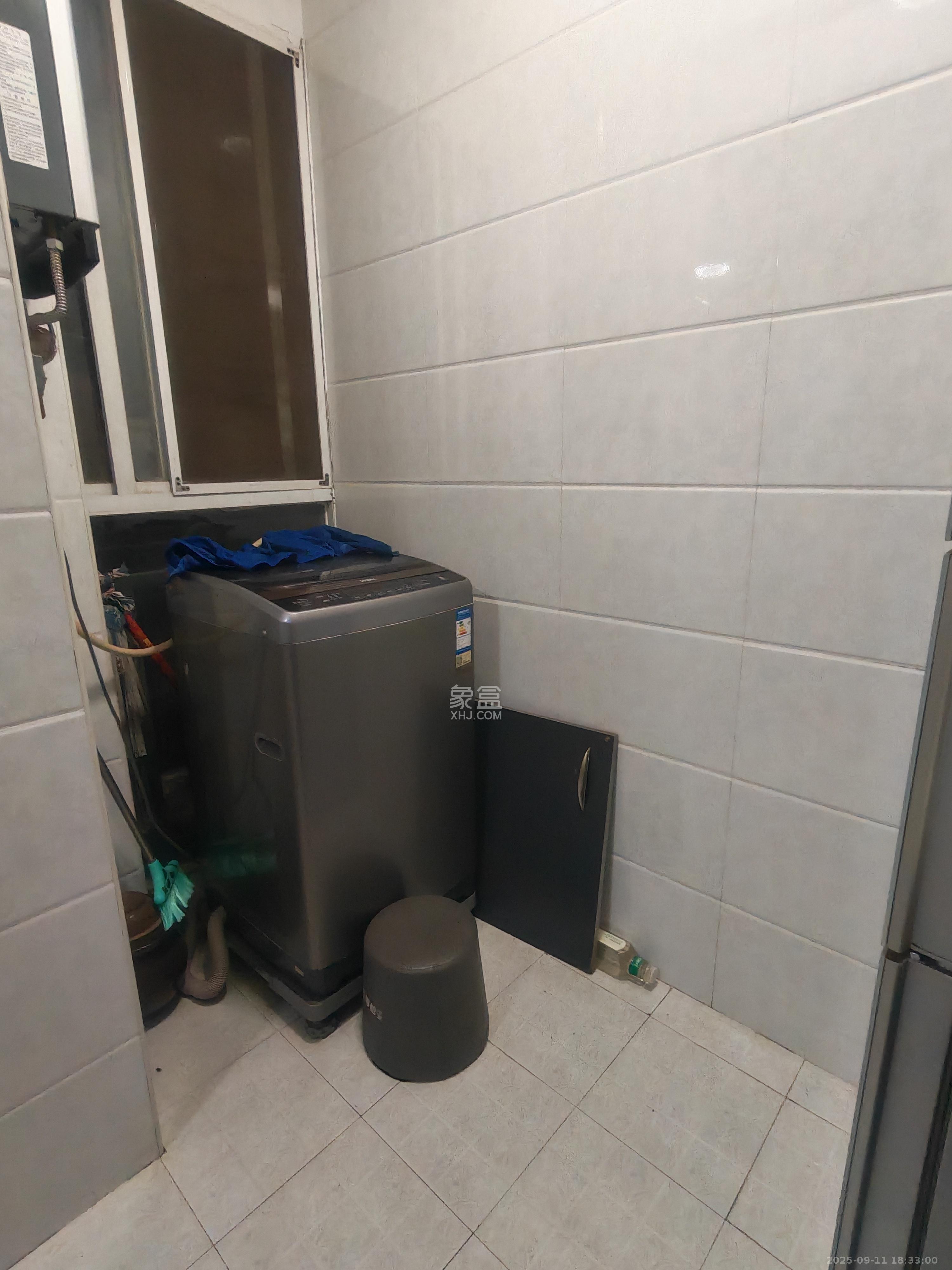 德润园 2室2厅1卫 2000.0元/月 德润园 2室2厅1卫 2000.0元/月室内图