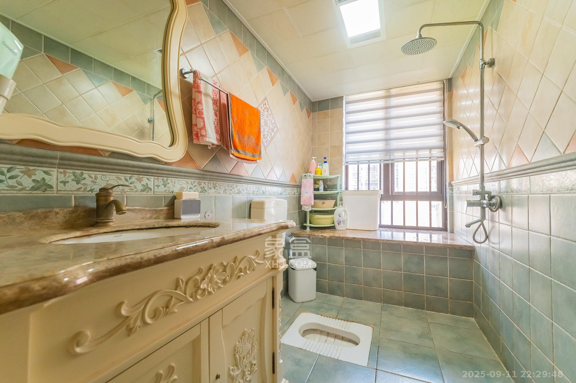 华润凤凰城三期  4室2厅2卫    149.0万 华润凤凰城三期  4室2厅2卫    149.0万卫生间