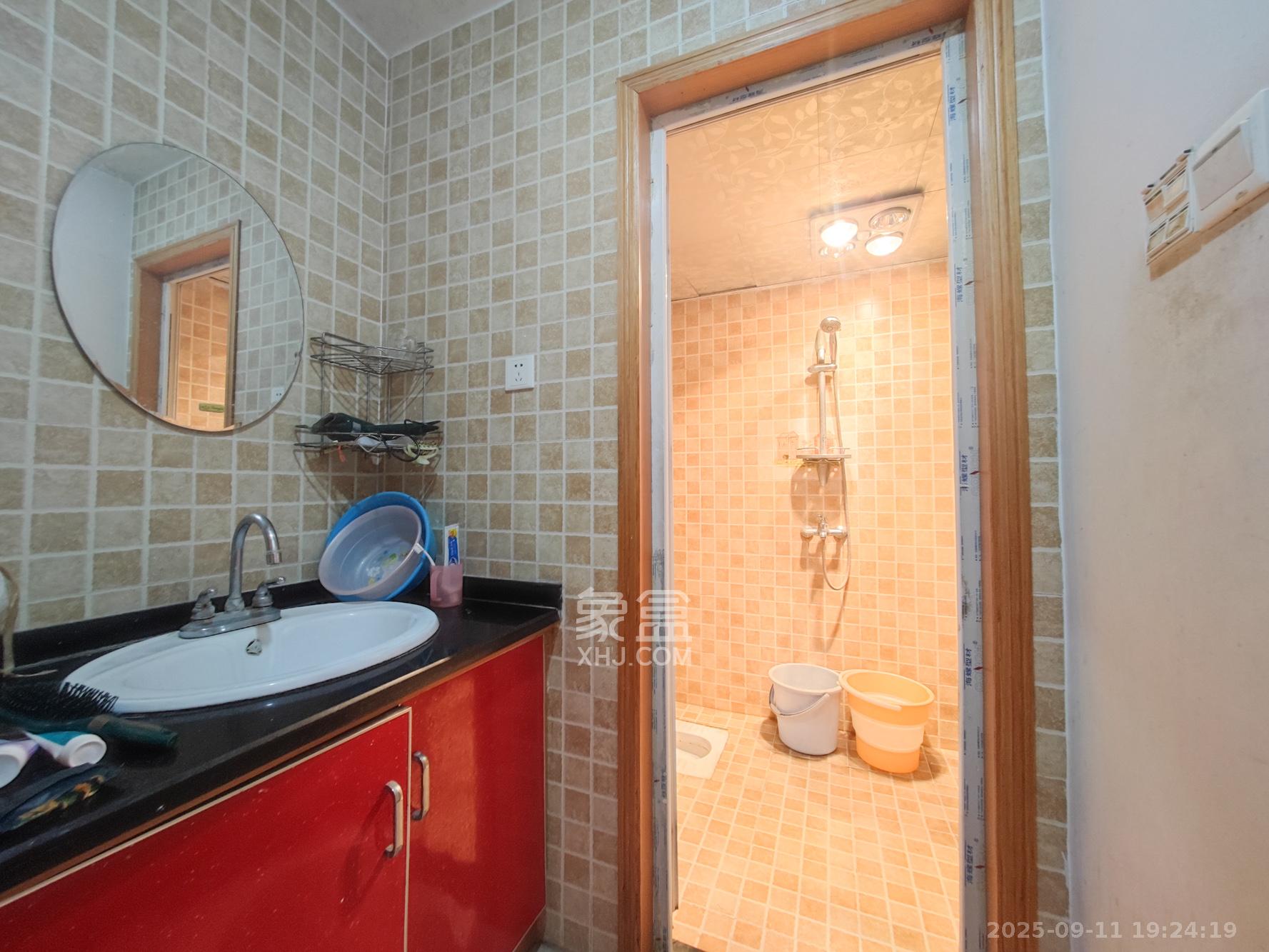 天赐良园 3室2厅1卫 106.0万 天赐良园 3室2厅1卫 106.0万卫生间