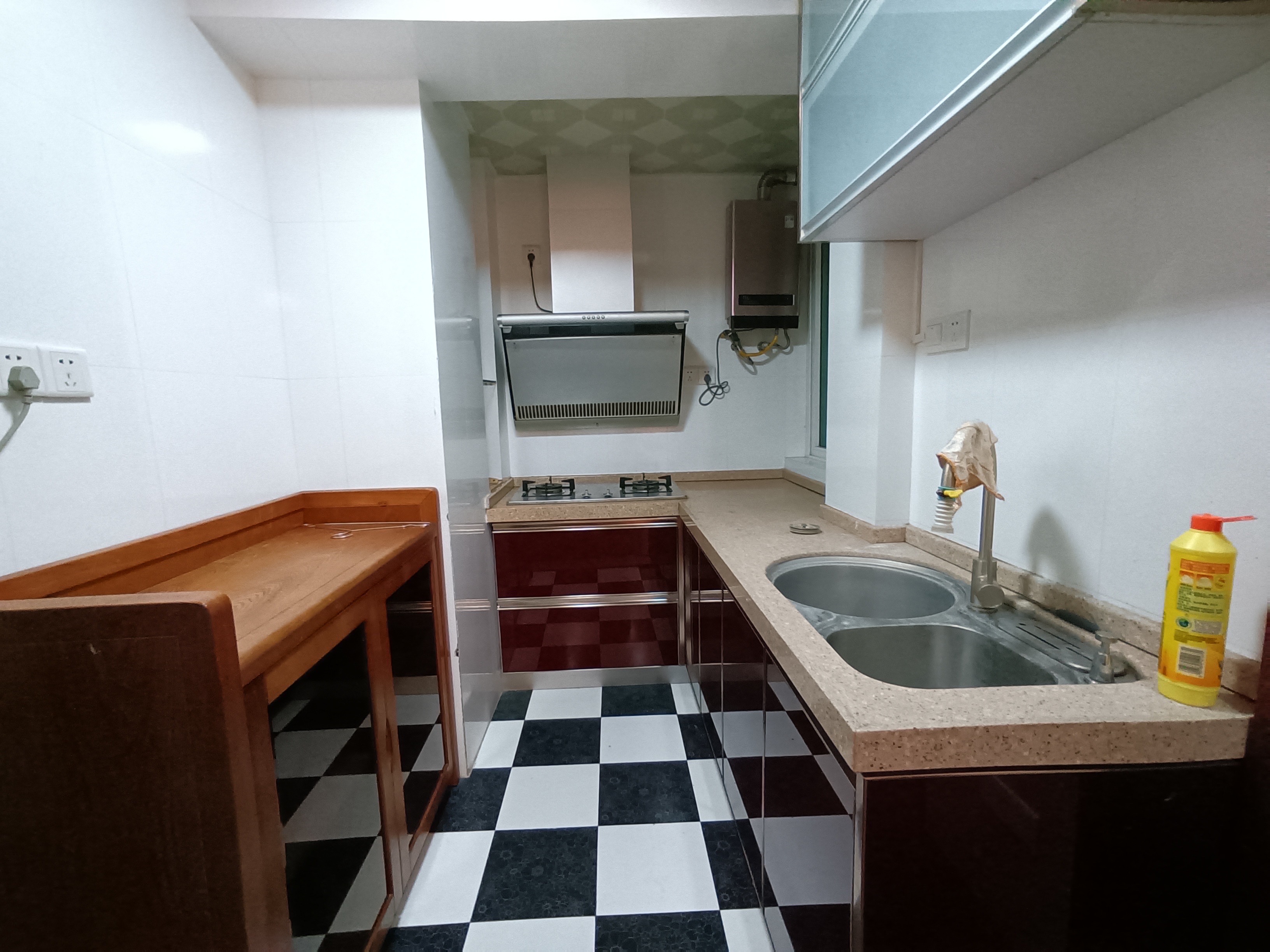 华宝雅苑 1室2厅1卫 2600.0元/月 华宝雅苑 1室2厅1卫 2600.0元/月室内图