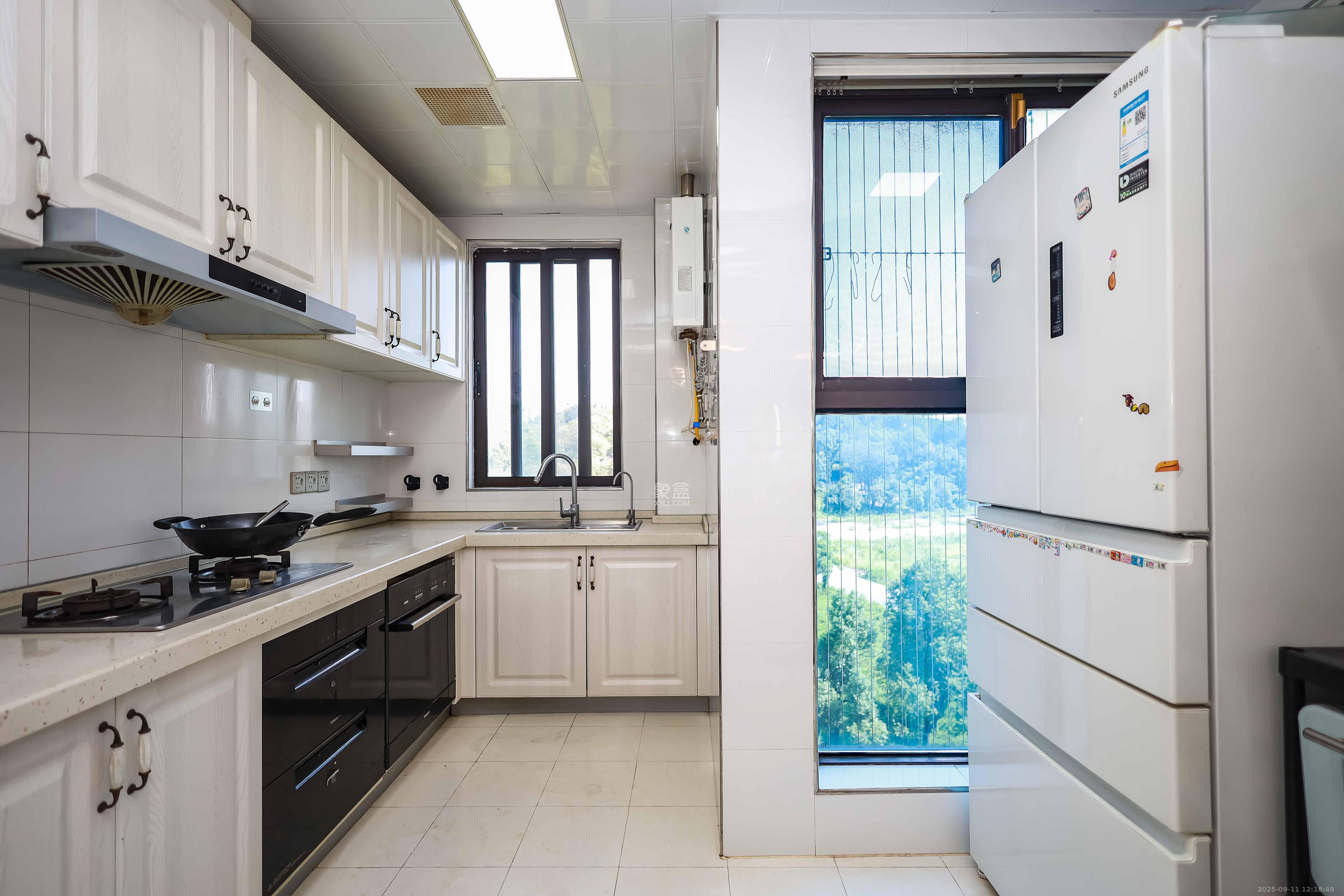 奥克斯缔壹城  3室2厅2卫    110.0万 奥克斯缔壹城  3室2厅2卫    110.0万厨房