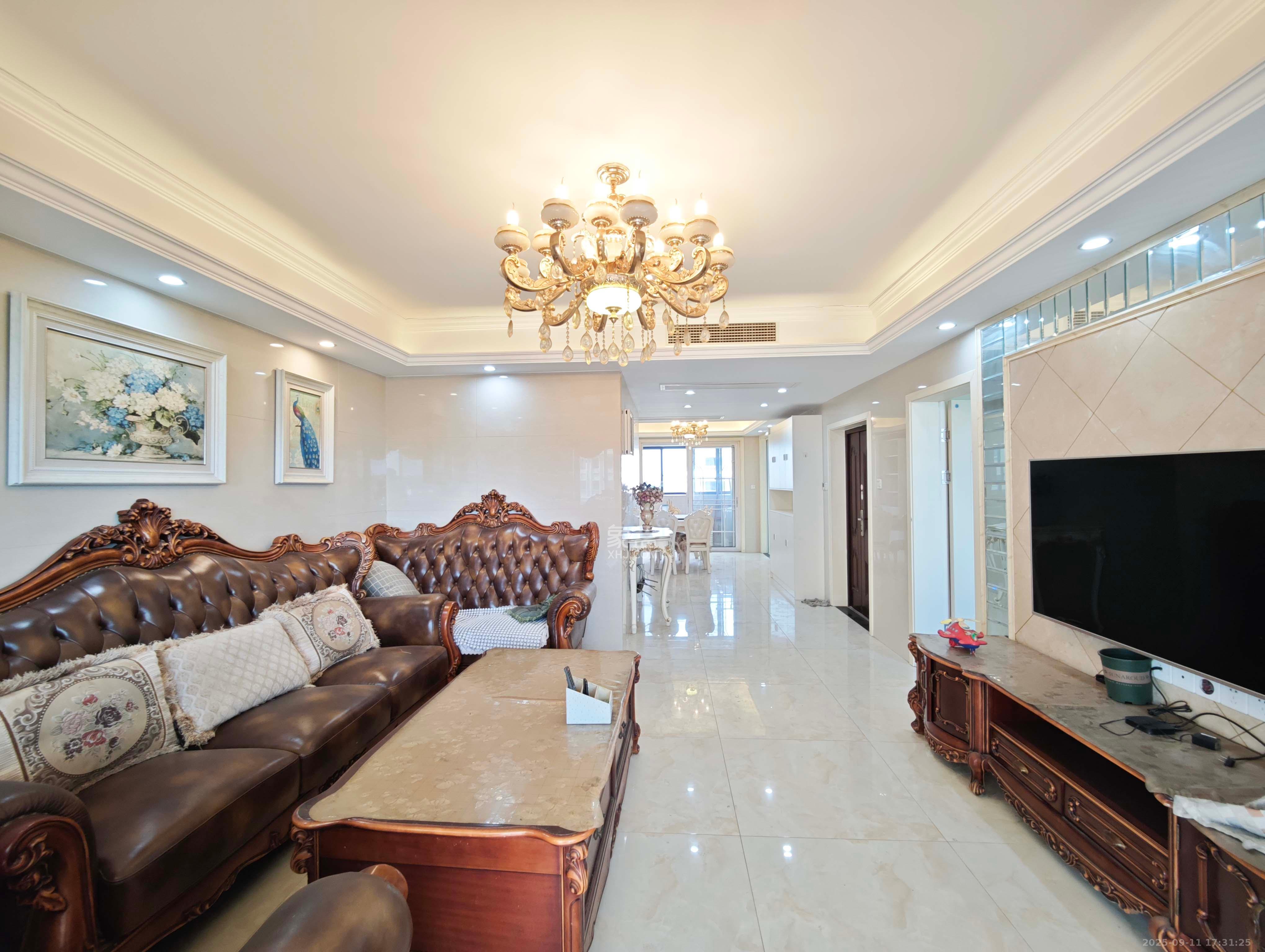 湘水郡（兴旺小爱同学）  4室2厅2卫    88.0万客厅