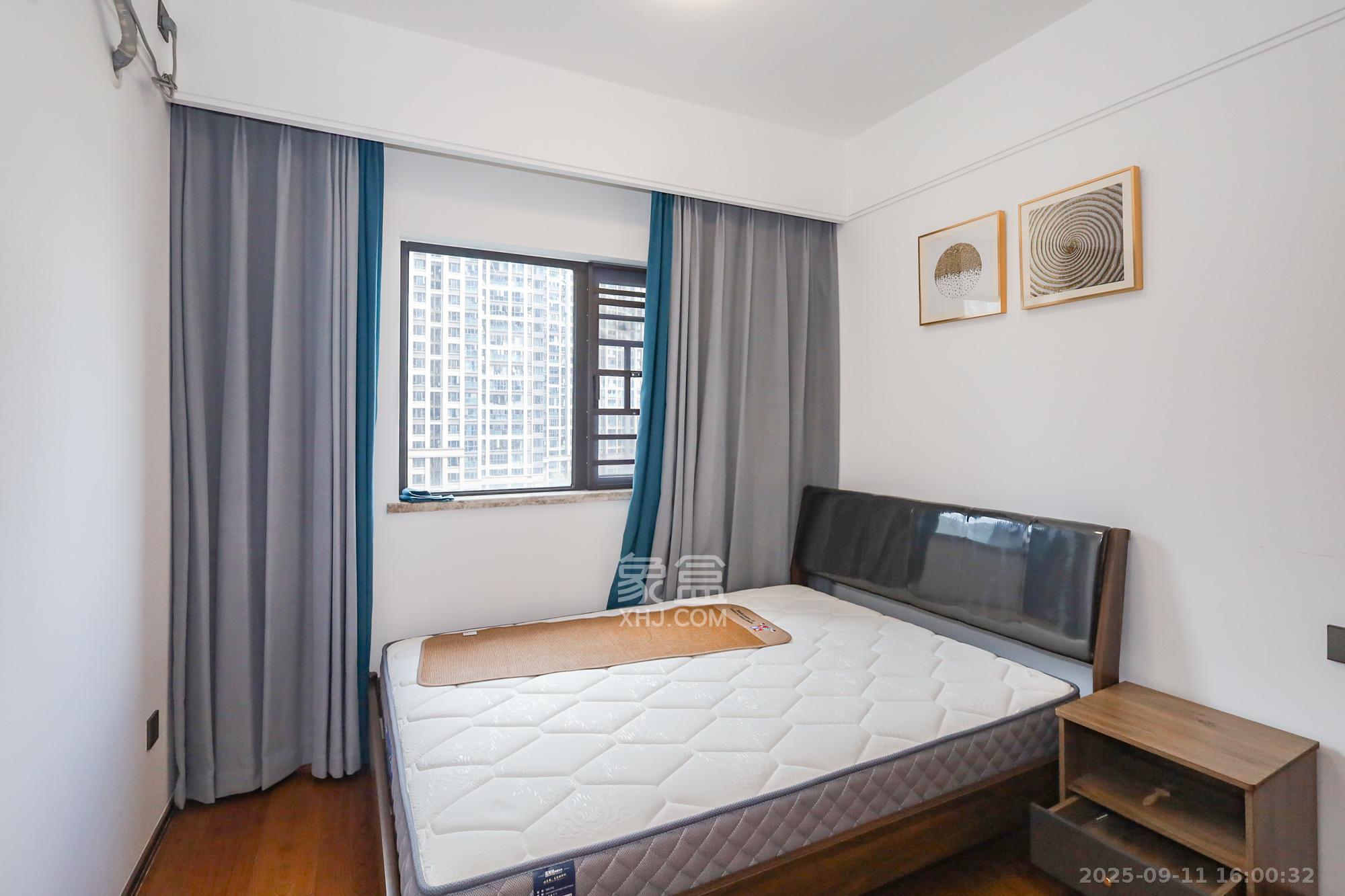 万科里金域滨江  4室2厅2卫    268.0万卧室