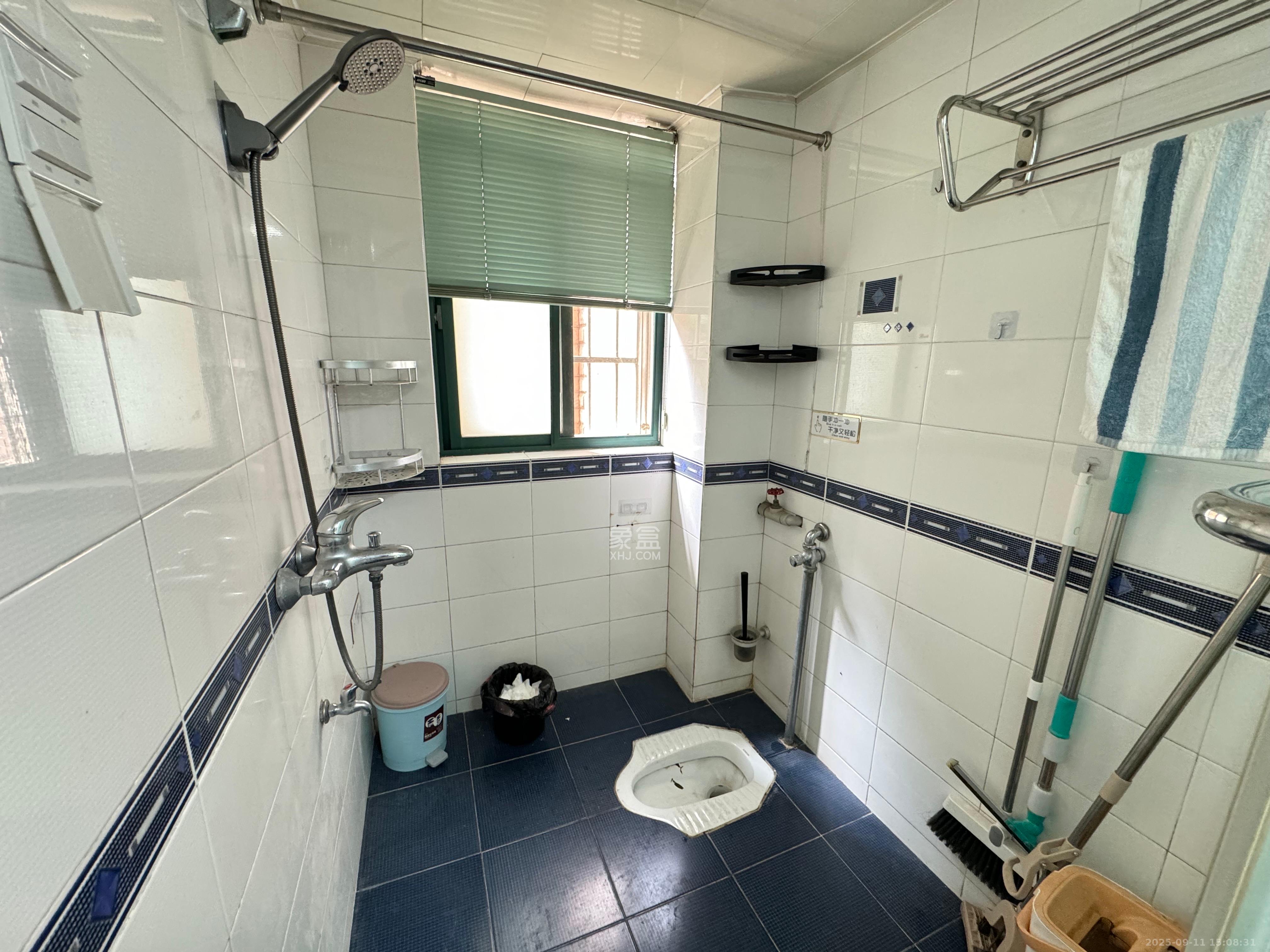 四季阳光花城  4室2厅2卫    4500.0元/月室内图