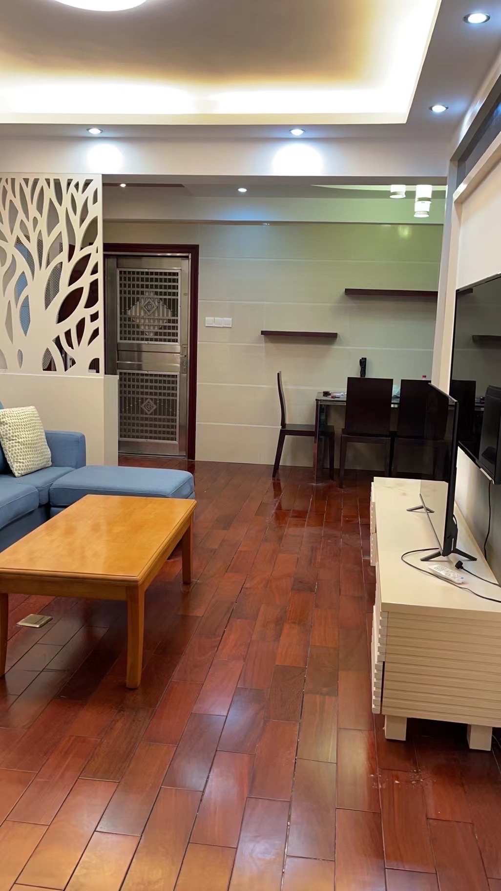 华宝雅苑 1室2厅1卫 2600.0元/月 华宝雅苑 1室2厅1卫 2600.0元/月室内图