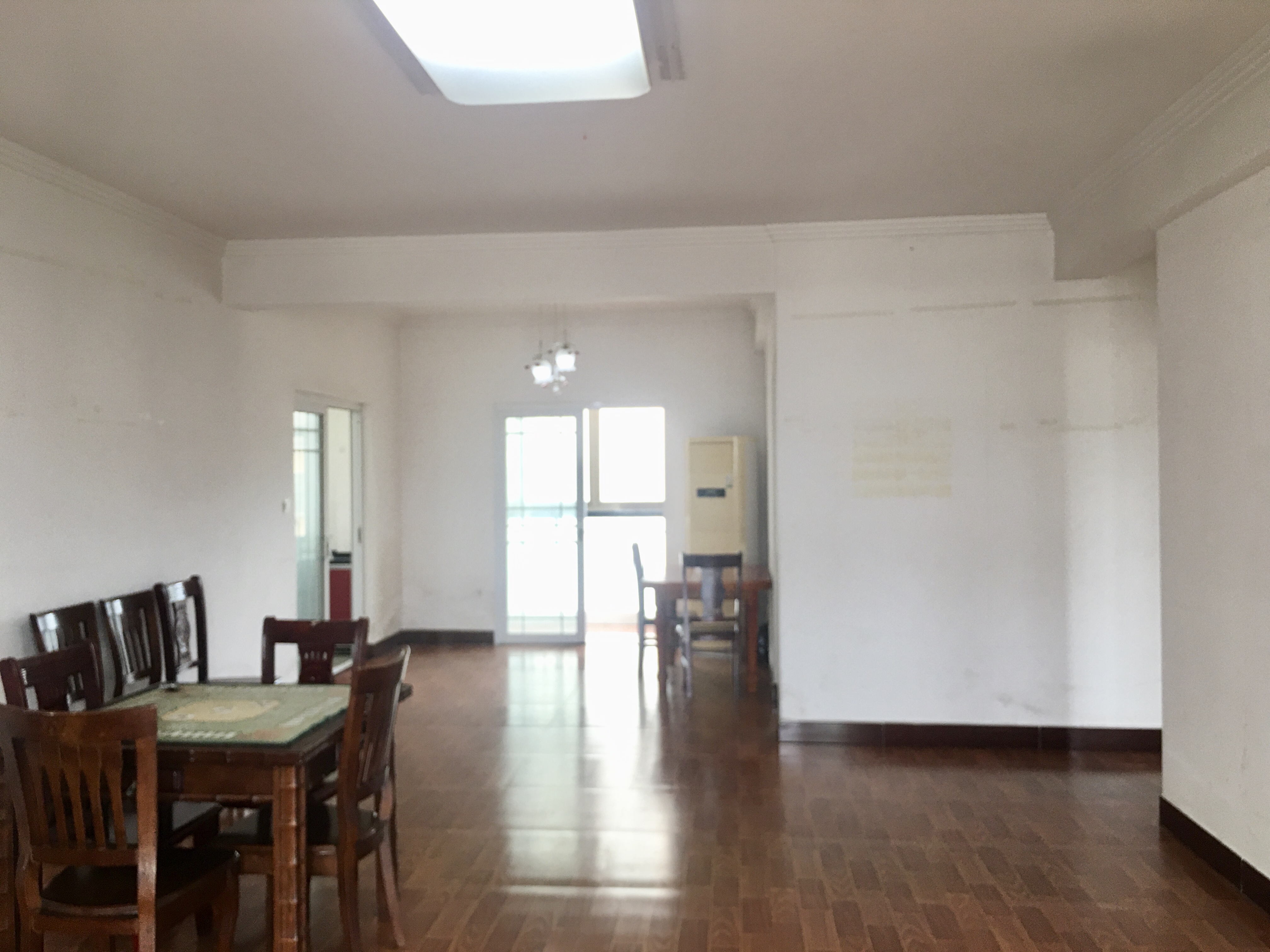 广电记者公寓 4室2厅2卫 2500.0元/月 广电记者公寓 4室2厅2卫 2500.0元/月室内图