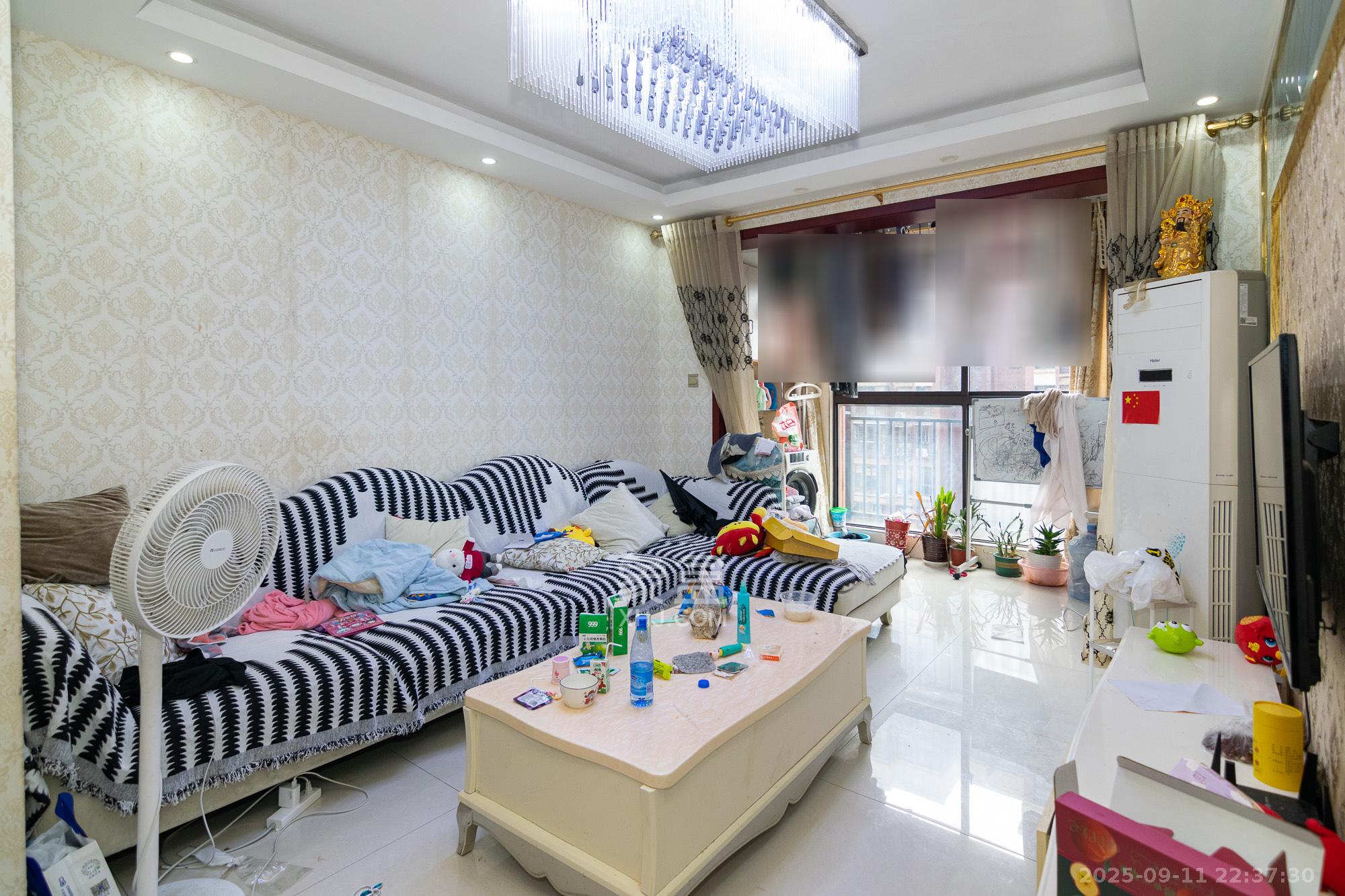 新城国际花都  2室2厅1卫    46.0万客厅