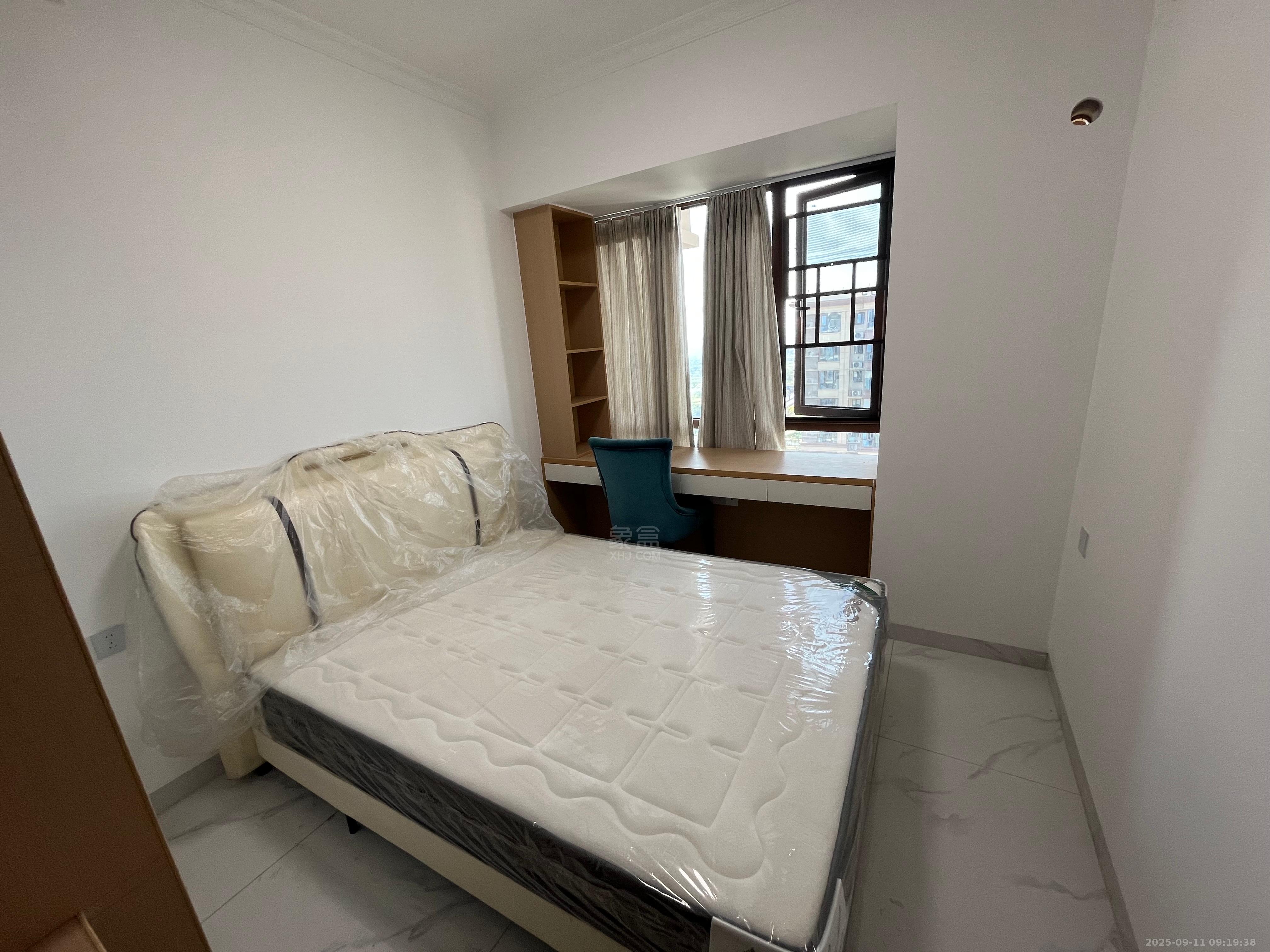 金轮津桥华府 3室2厅2卫 2200.0元/月 金轮津桥华府 3室2厅2卫 2200.0元/月室内图