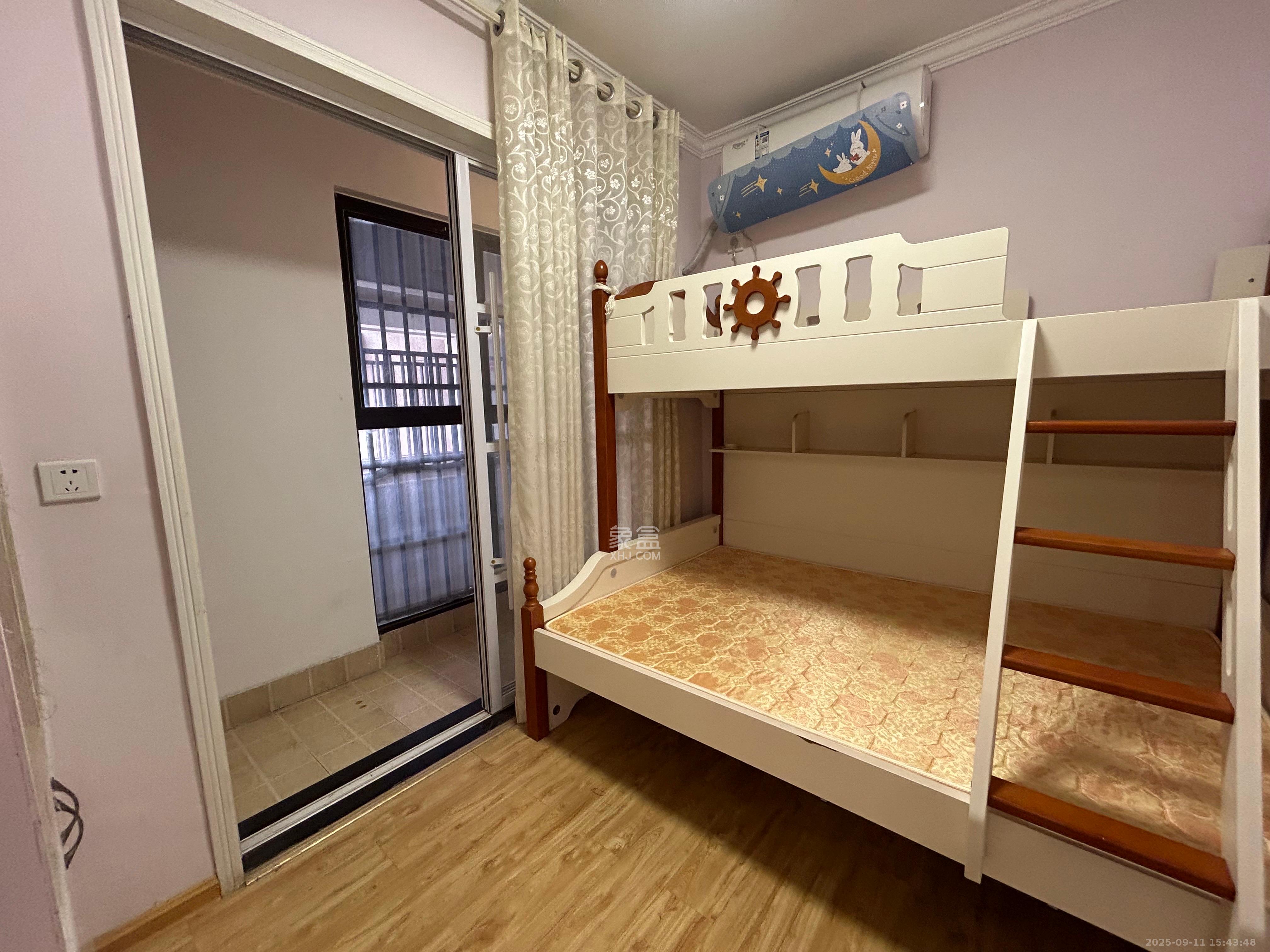 绿地中央广场  3室2厅1卫    3200.0元/月室内图