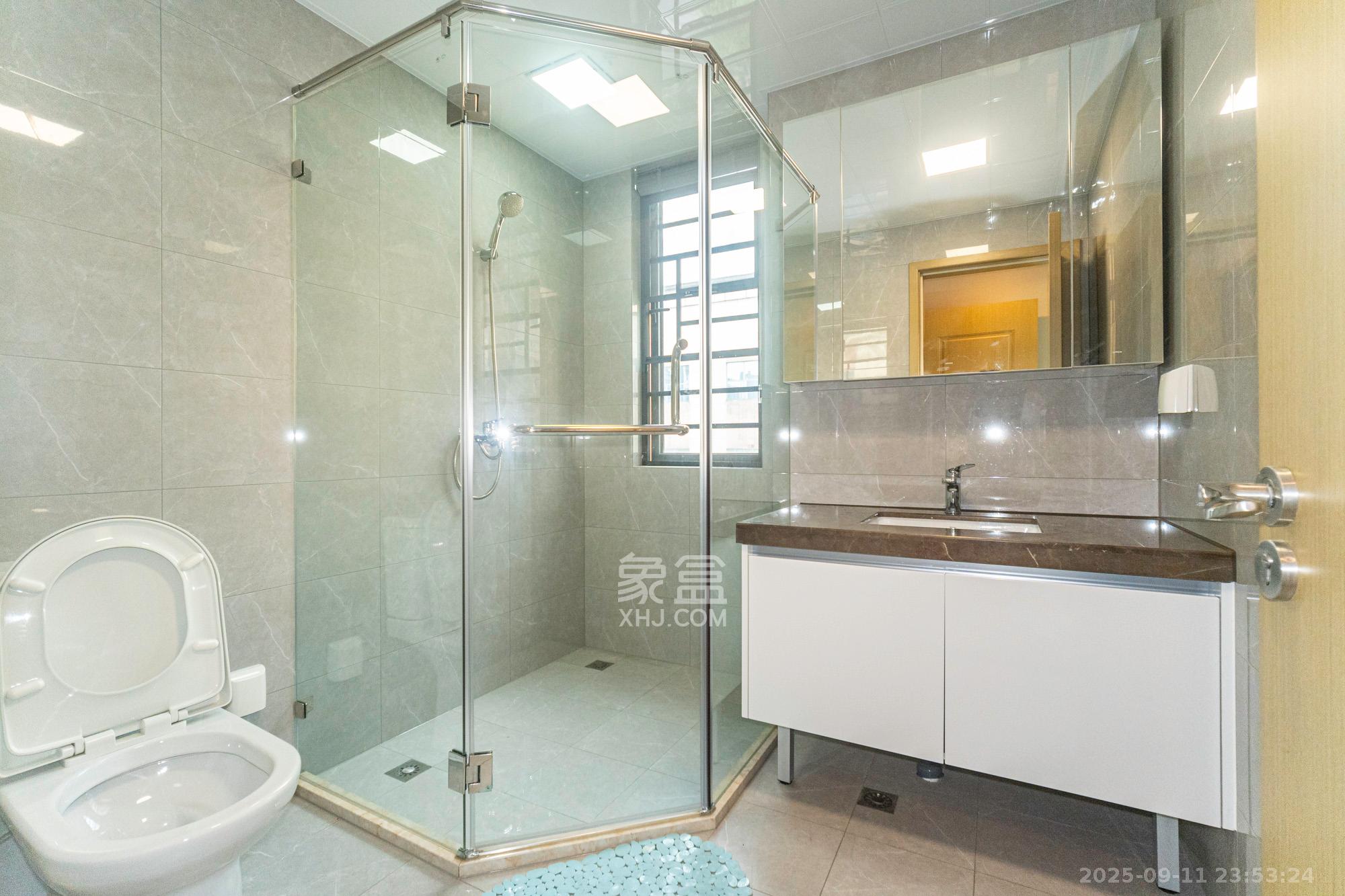 运达锦绣广场  4室2厅2卫    168.0万 运达锦绣广场  4室2厅2卫    168.0万卫生间