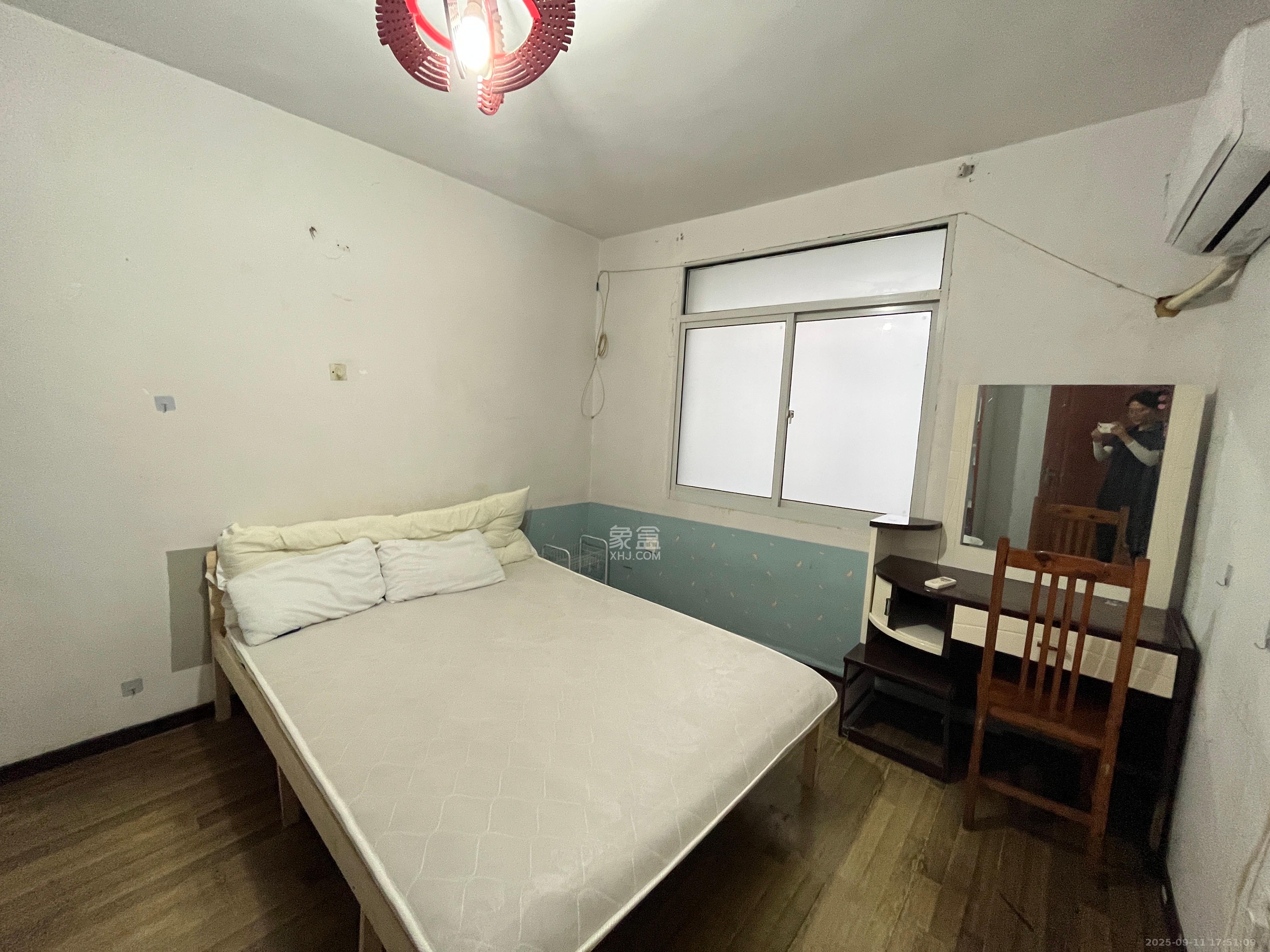 市直属机关宿舍 2室1厅1卫 1200.00元/月 市直属机关宿舍 2室1厅1卫 1200.00元/月室内图