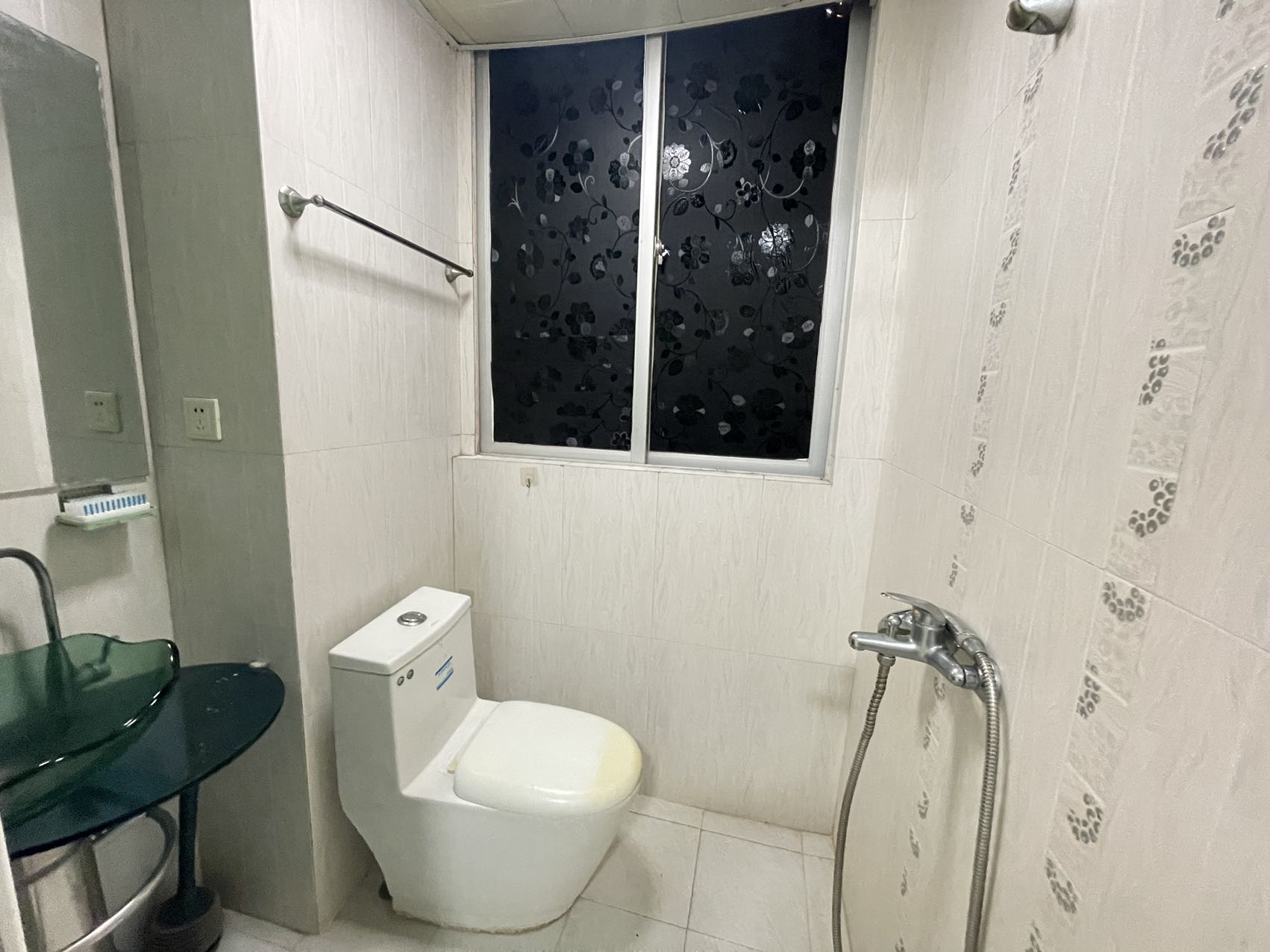 榭园 3室2厅2卫 3000.0元/月 榭园 3室2厅2卫 3000.0元/月室内图