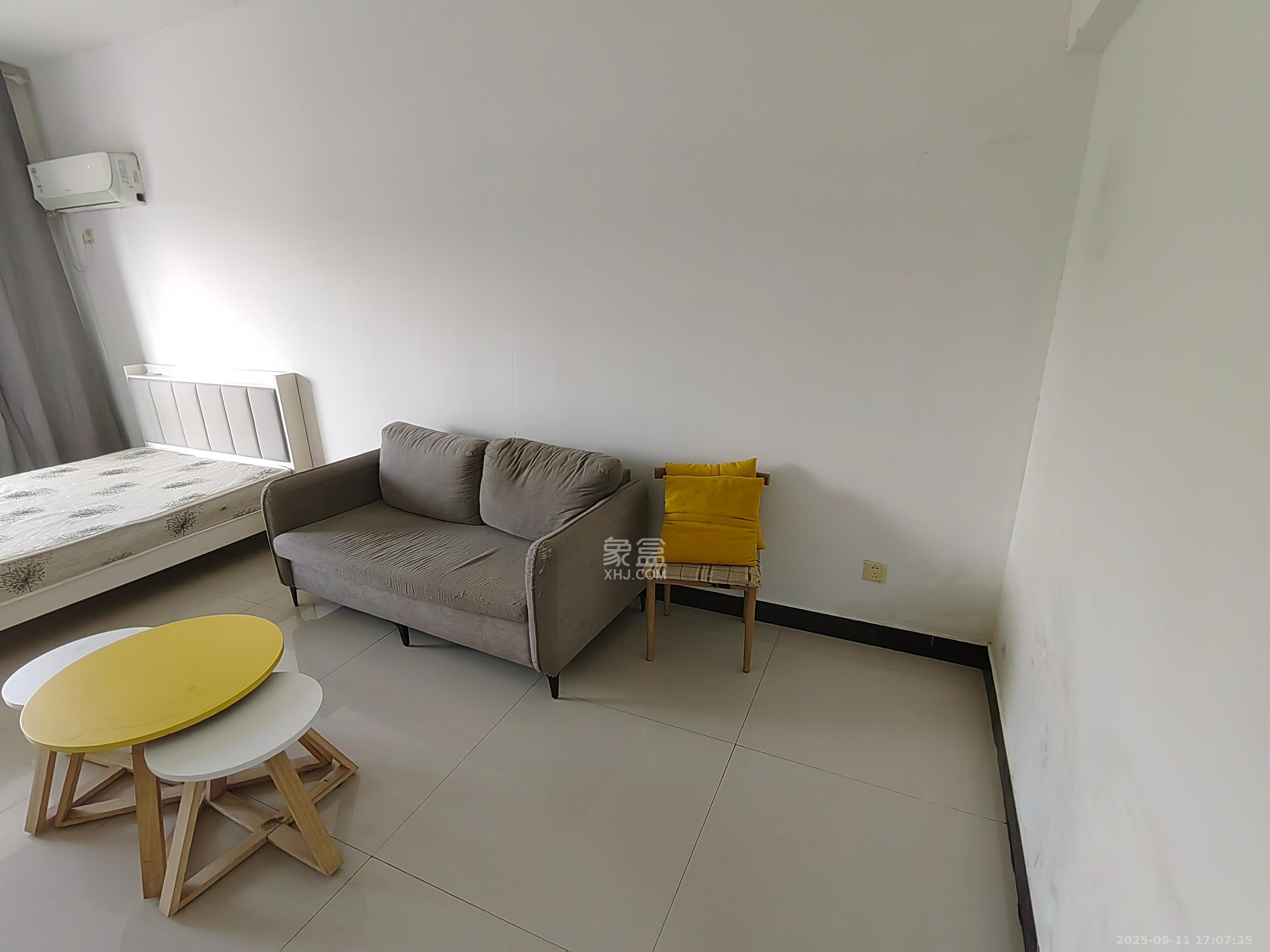 世纪桃花苑  1室0厅1卫    1300.0元/月室内图