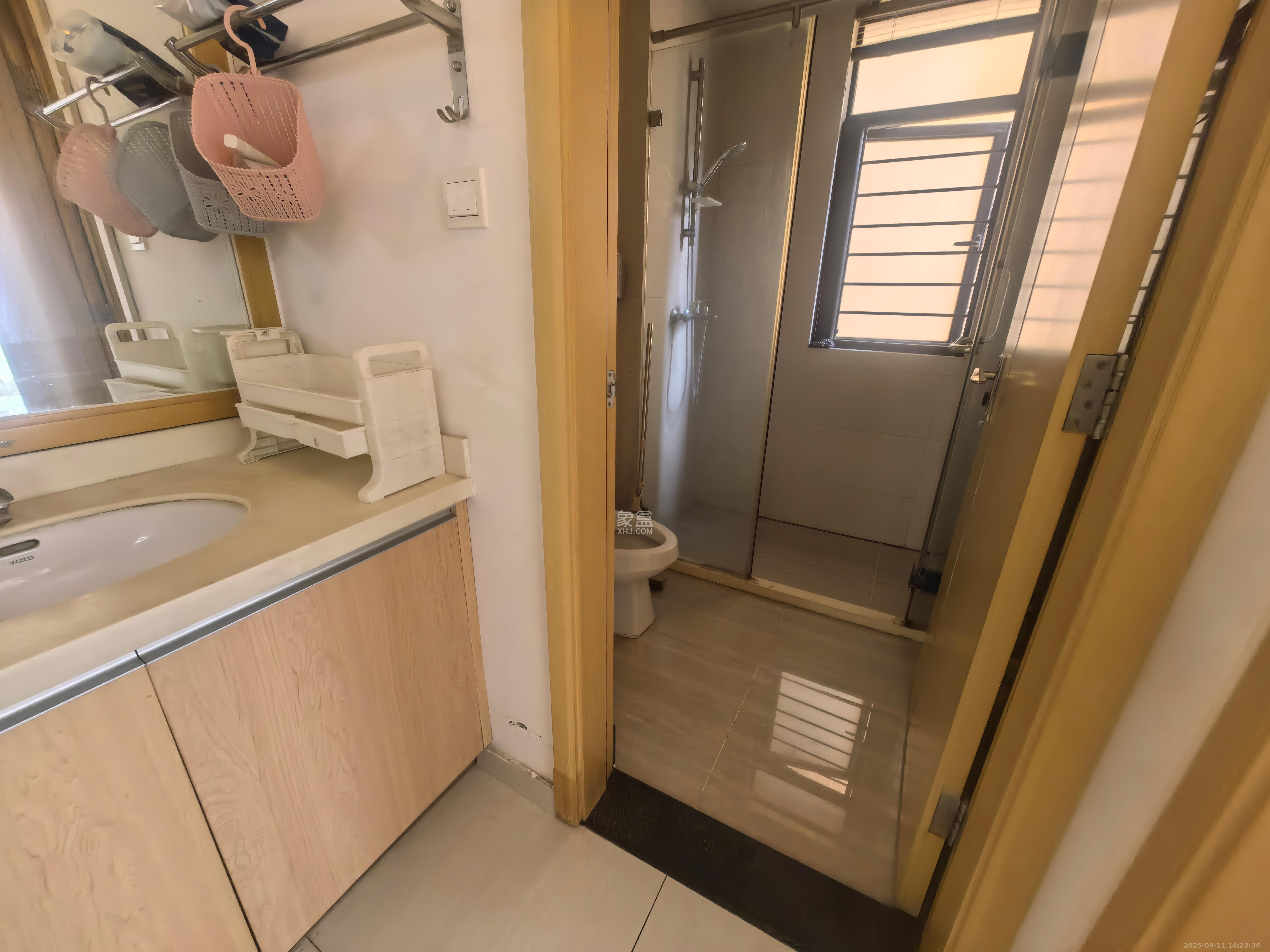 中海国际四期  2室2厅1卫    2000.0元/月 中海国际四期  2室2厅1卫    2000.0元/月室内图