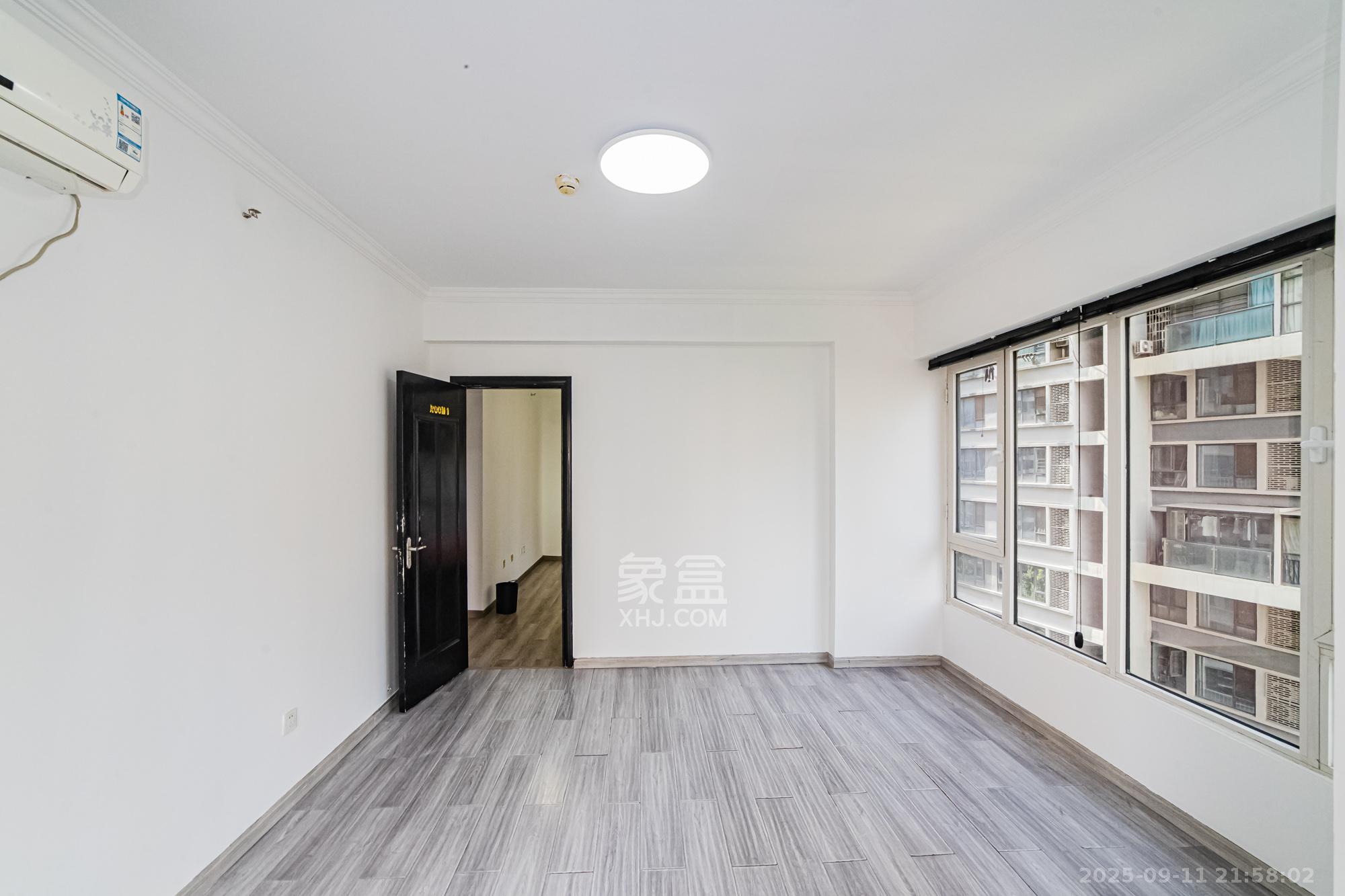 北辰三角洲E3区 1室1厅1卫 70.0万 北辰三角洲E3区 1室1厅1卫 70.0万卧室