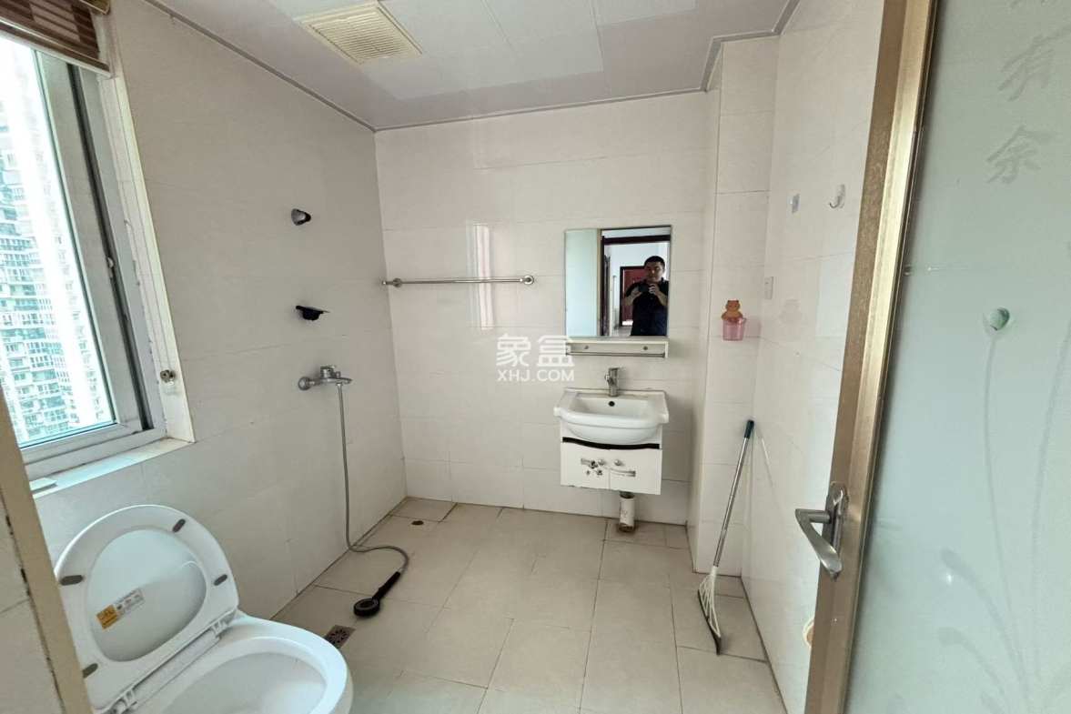 康馨佳园  3室2厅2卫    59.8万 康馨佳园  3室2厅2卫    59.8万室内图