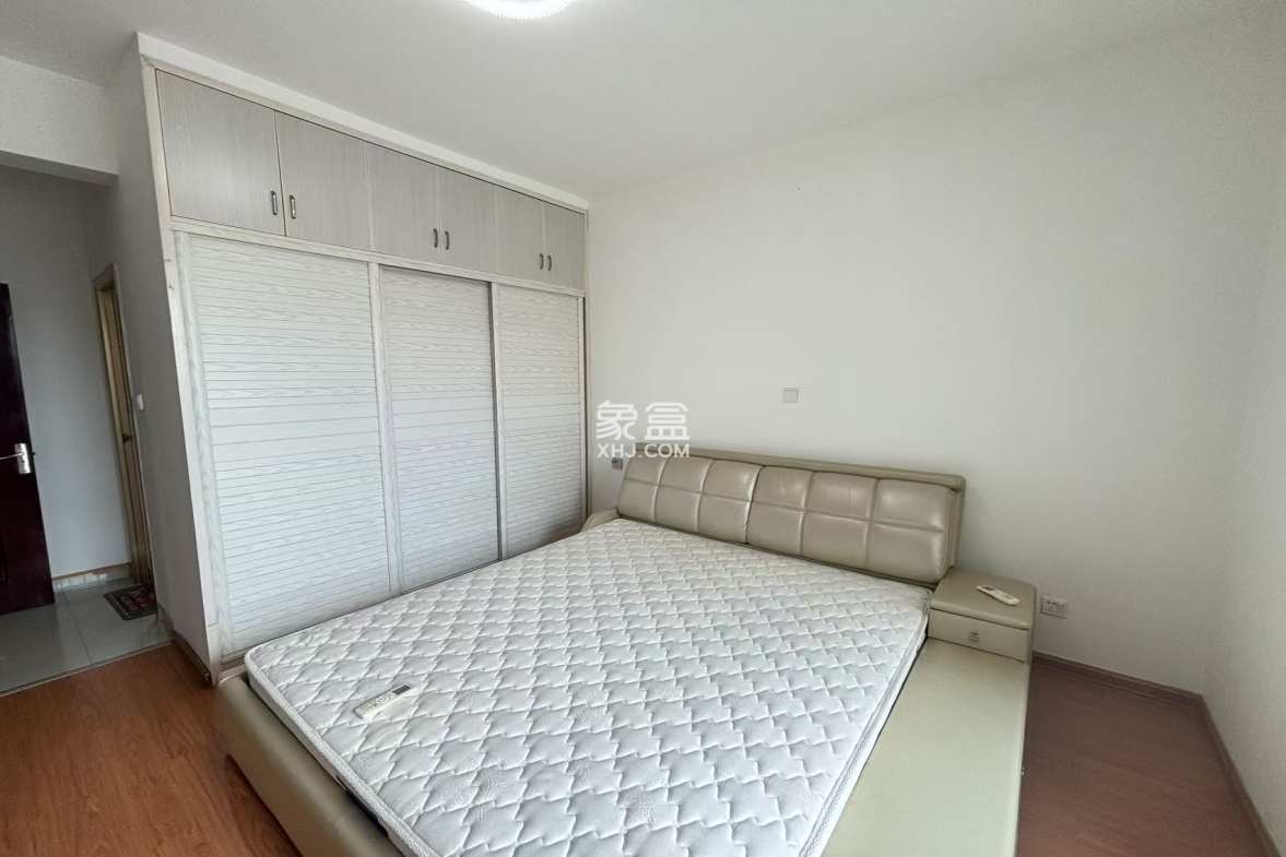 康馨佳园  3室2厅2卫    59.8万 康馨佳园  3室2厅2卫    59.8万室内图