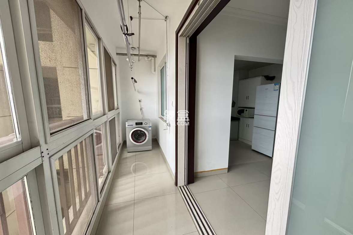 康馨佳园  3室2厅2卫    59.8万 康馨佳园  3室2厅2卫    59.8万室内图