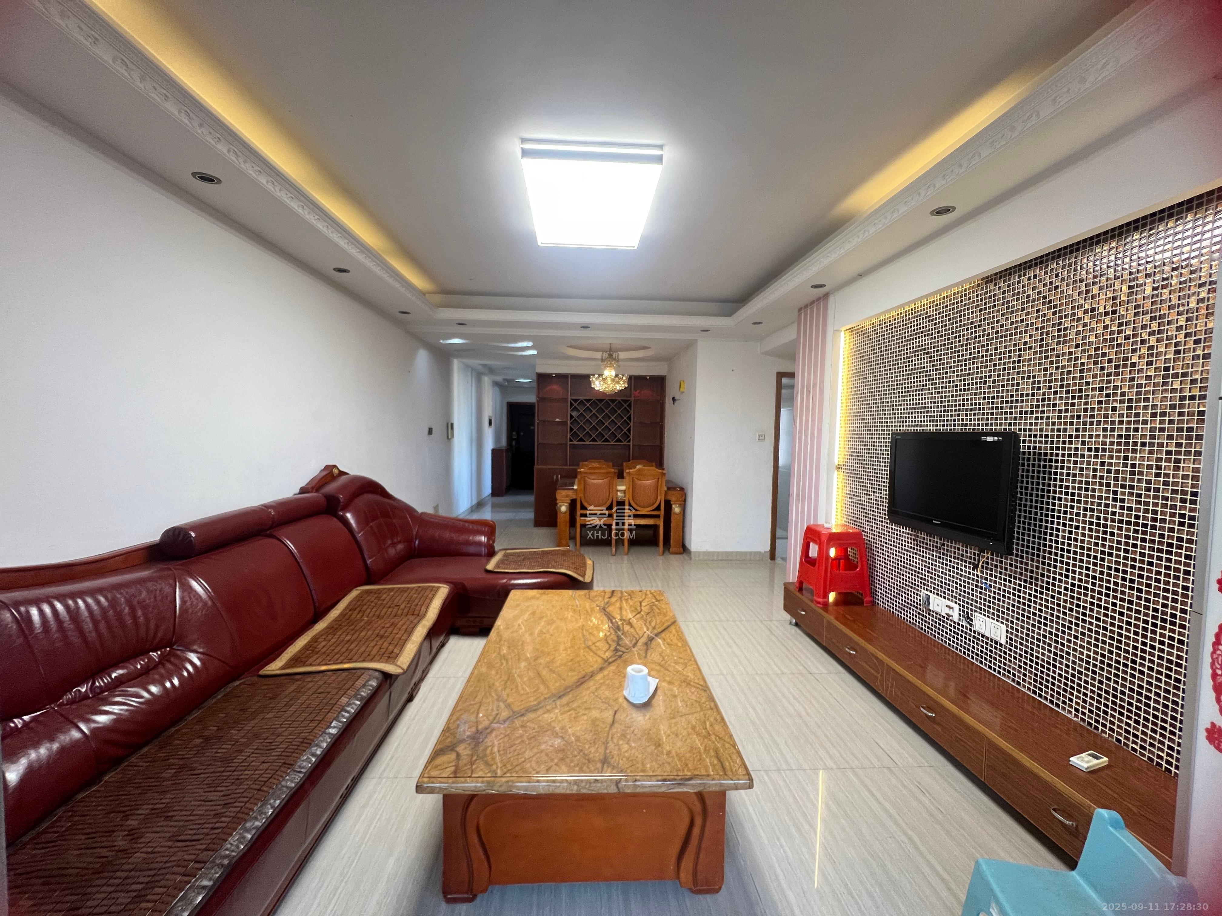 运通尊苑  3室2厅2卫    2300.0元/月 运通尊苑  3室2厅2卫    2300.0元/月室内图