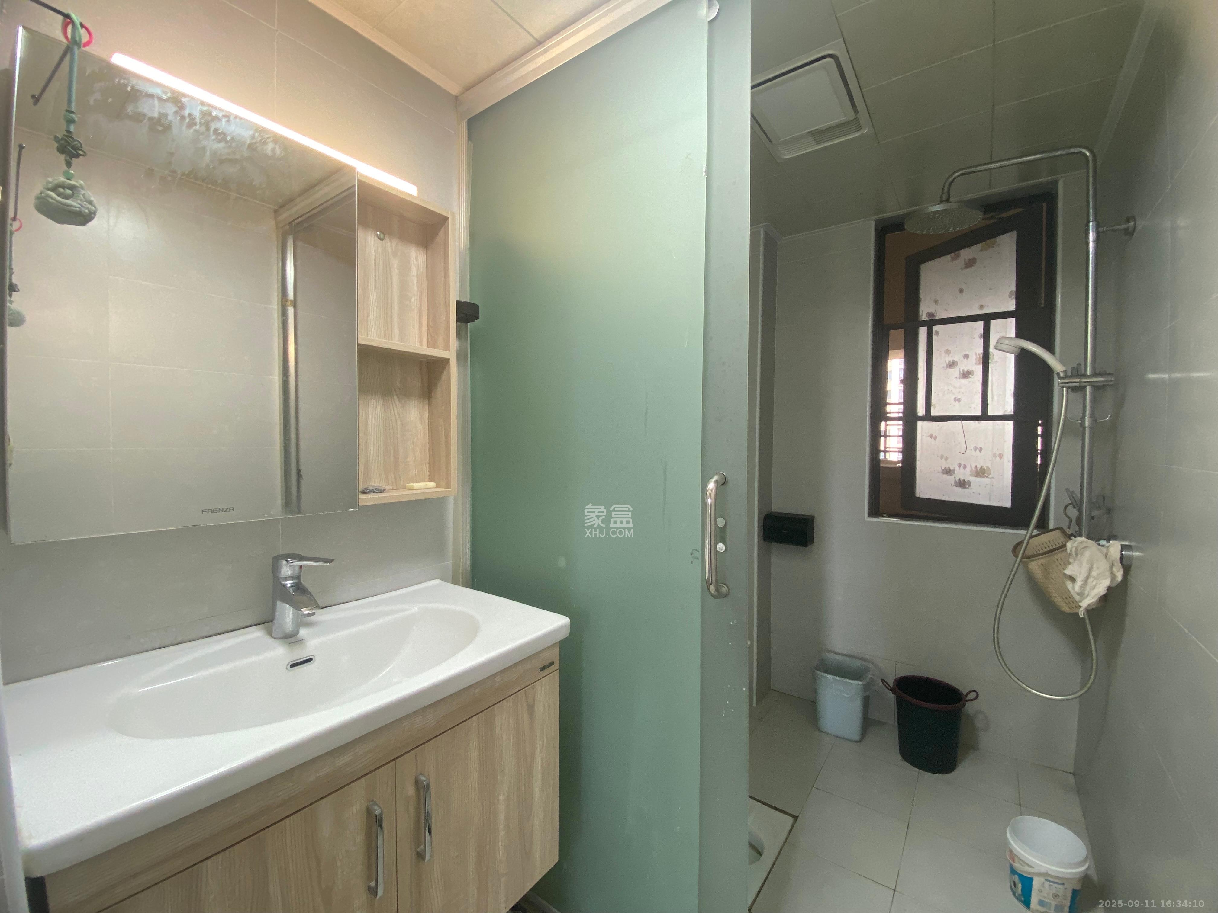 华润置地广场二期 3室2厅2卫 2100.0元/月 华润置地广场二期 3室2厅2卫 2100.0元/月室内图