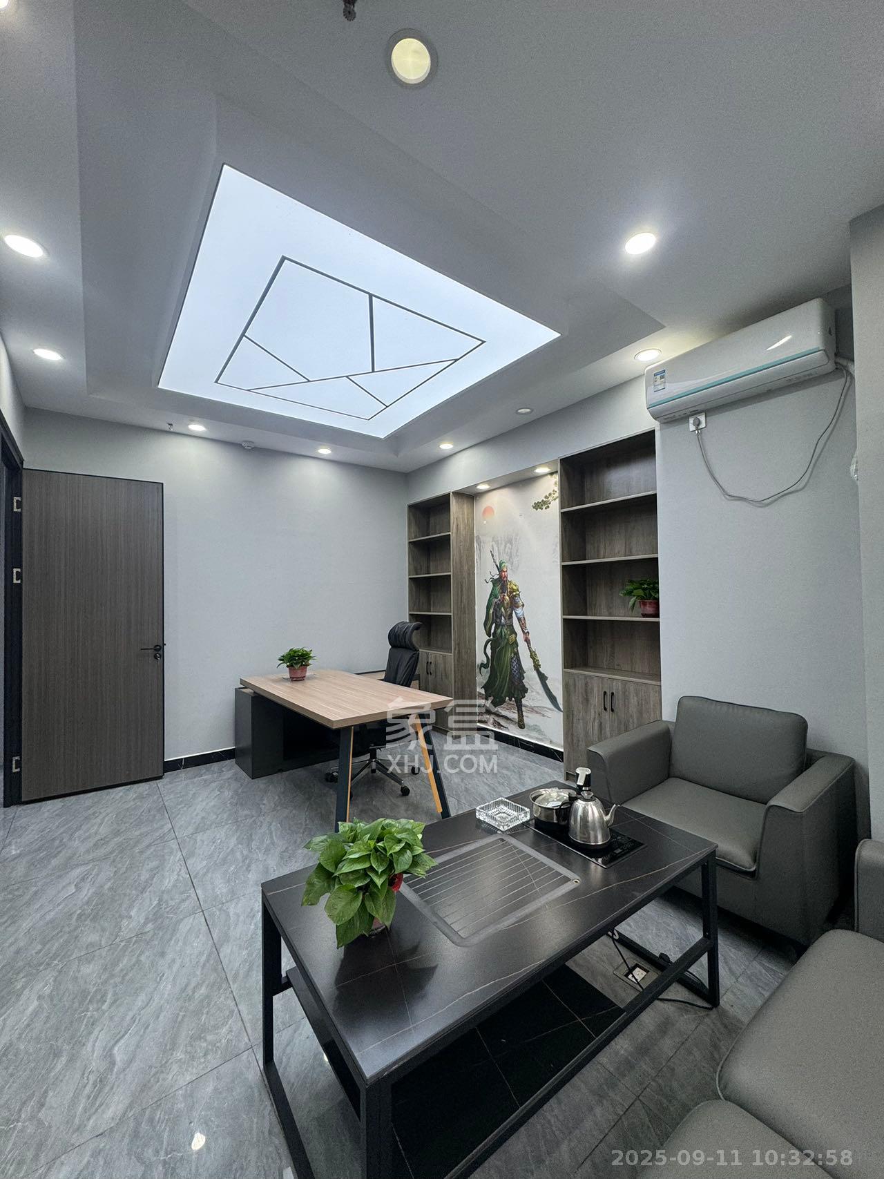 华润置地广场二期  3室2厅2卫    3500.0元/月室内图