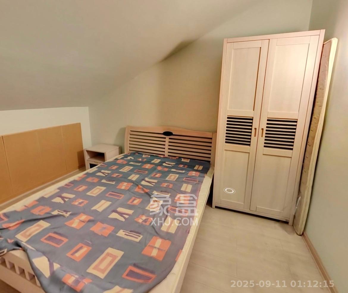 梅苑家园  5室2厅2卫    1800.0元/月室内图