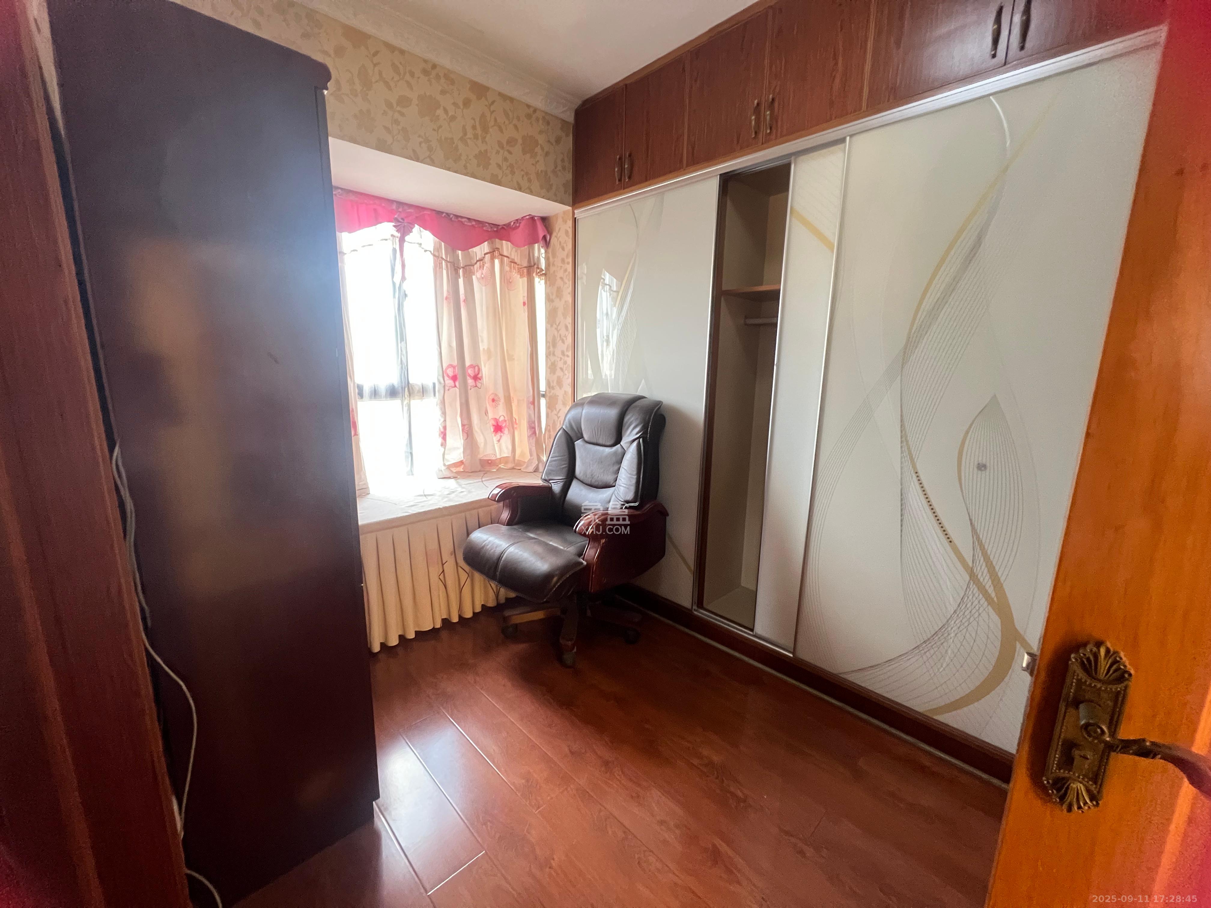 运通尊苑  3室2厅2卫    2300.0元/月 运通尊苑  3室2厅2卫    2300.0元/月室内图