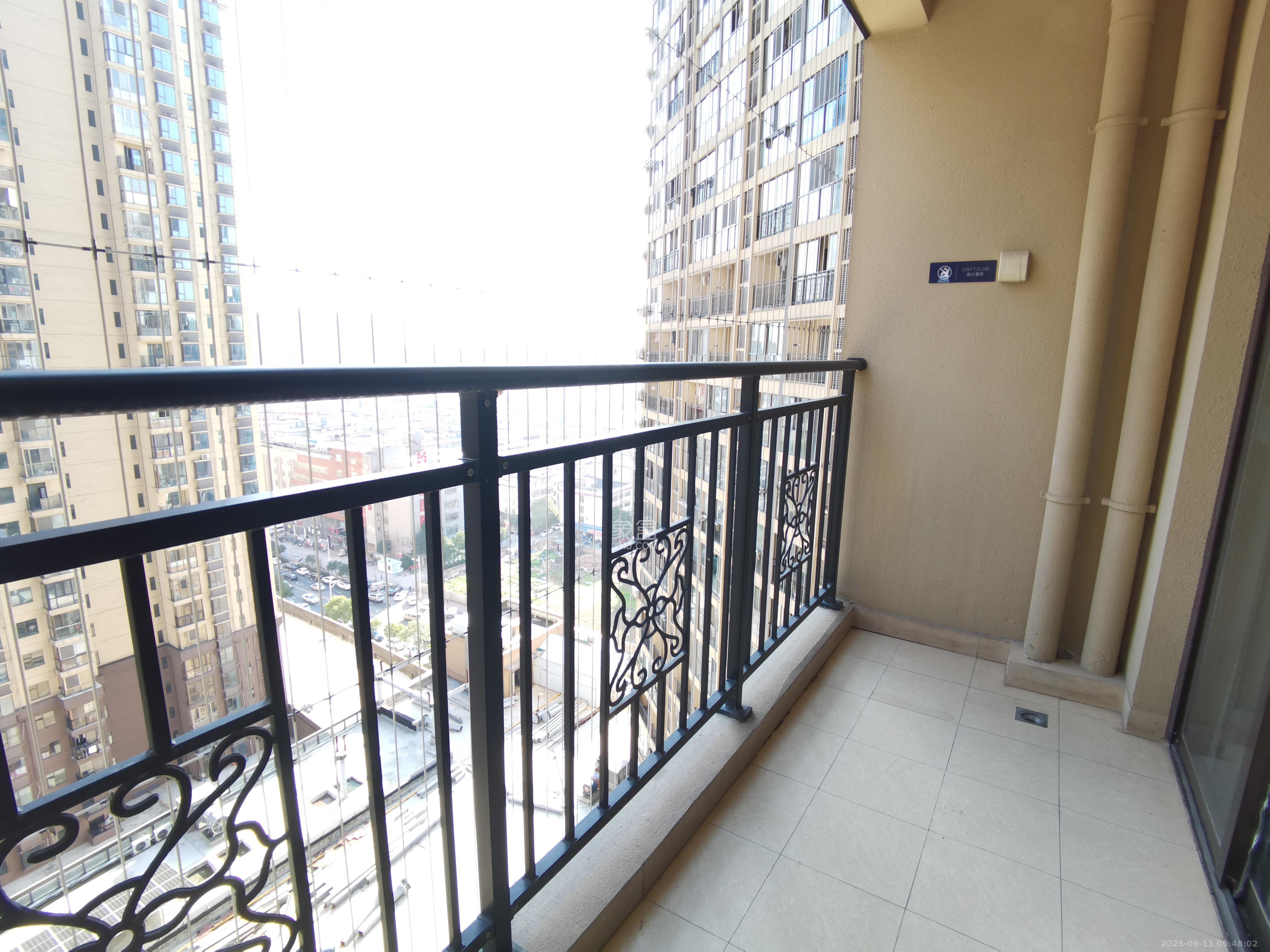 江山帝景哈佛  1室1厅1卫    1400.0元/月室内图