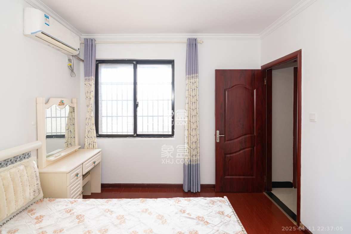 新城国际花都 2室2厅1卫 45.88万 新城国际花都 2室2厅1卫 45.88万卧室