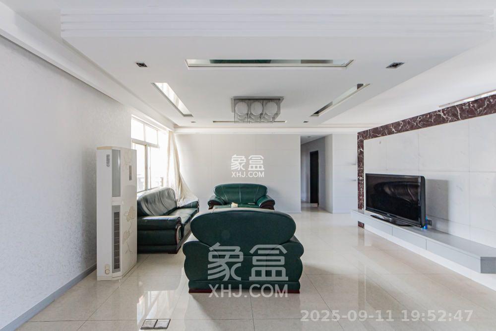 顺天黄金海岸  4室2厅2卫    3500.0元/月 顺天黄金海岸  4室2厅2卫    3500.0元/月