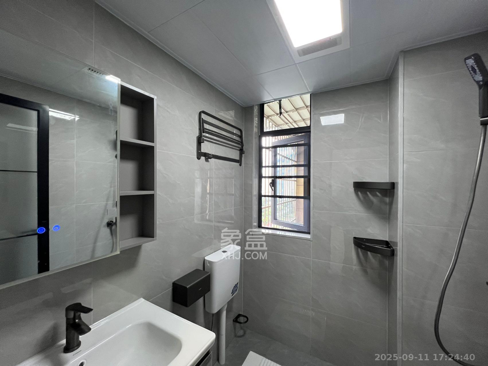 嘉雨兴园 2室1厅1卫 2500.0元/月 嘉雨兴园 2室1厅1卫 2500.0元/月室内图