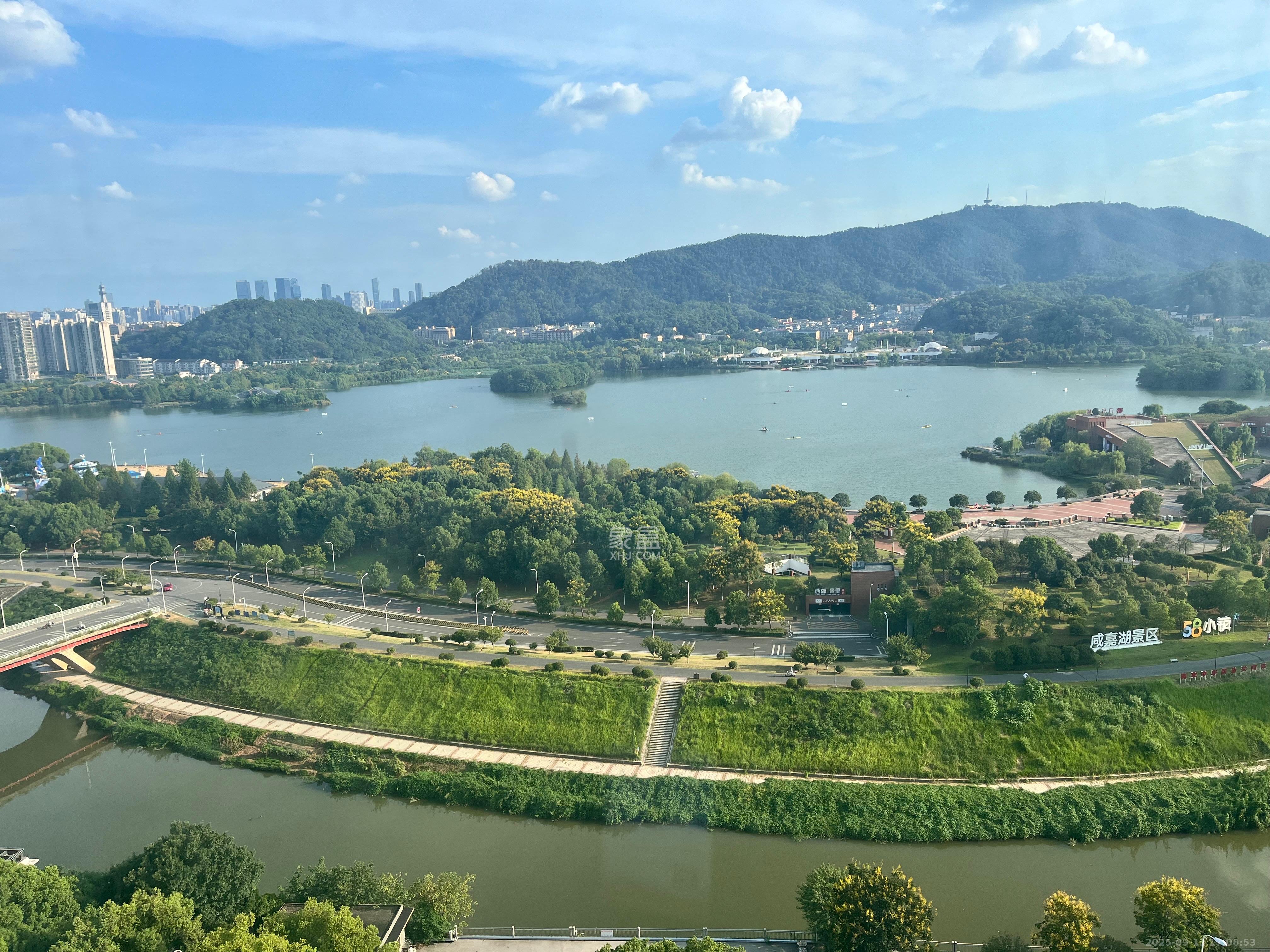 越秀悦湖台  2室2厅1卫    2600.0元/月 越秀悦湖台  2室2厅1卫    2600.0元/月室内图