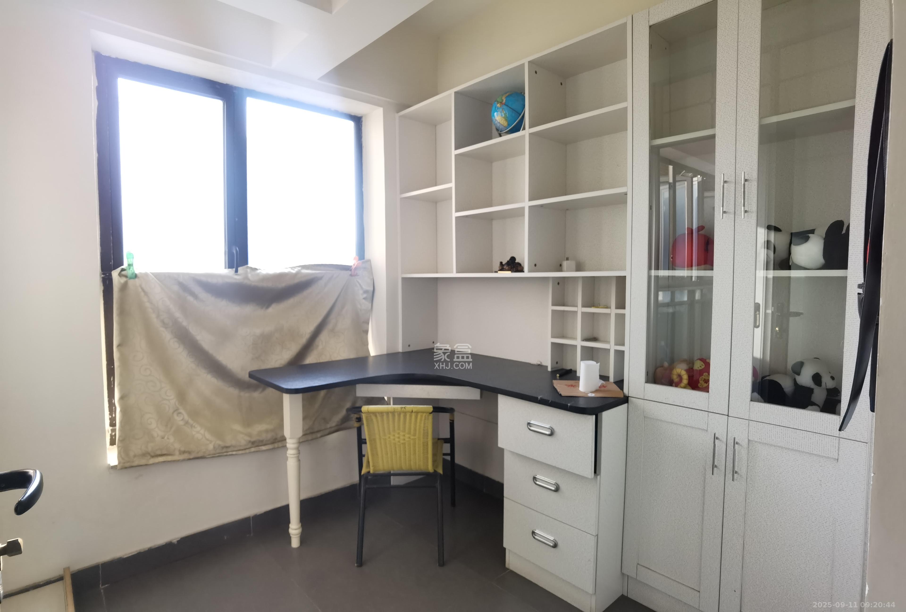 时代倾城一期 3室2厅2卫 2000.0元/月 时代倾城一期 3室2厅2卫 2000.0元/月室内图