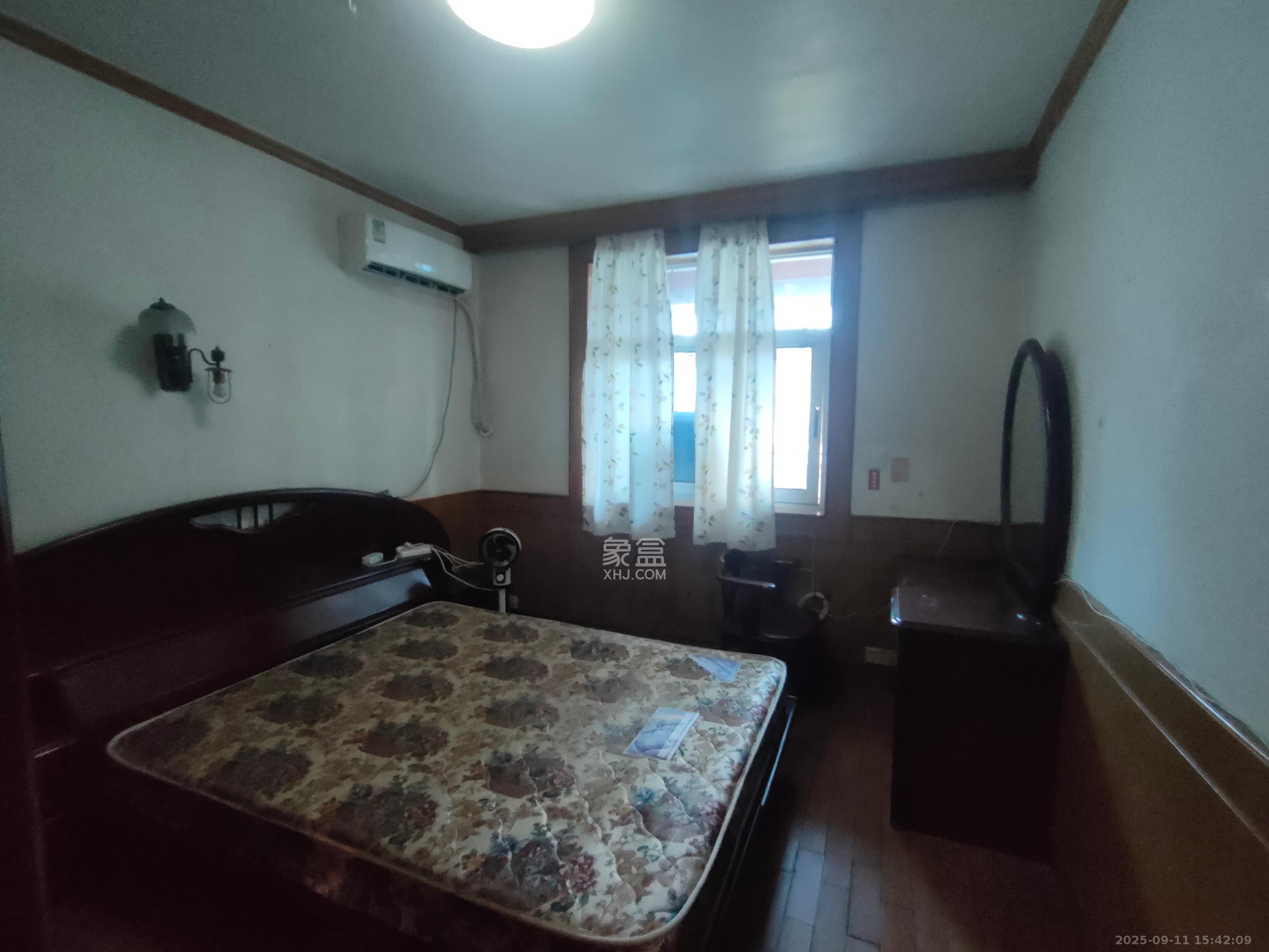 梨子山小区  3室1厅1卫    1700.0元/月室内图