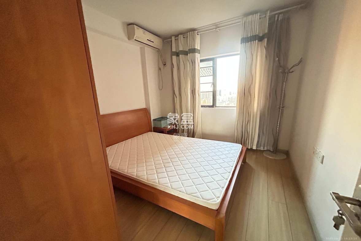 上海城小区 3室2厅1卫 2500.0元/月 上海城小区 3室2厅1卫 2500.0元/月室内图