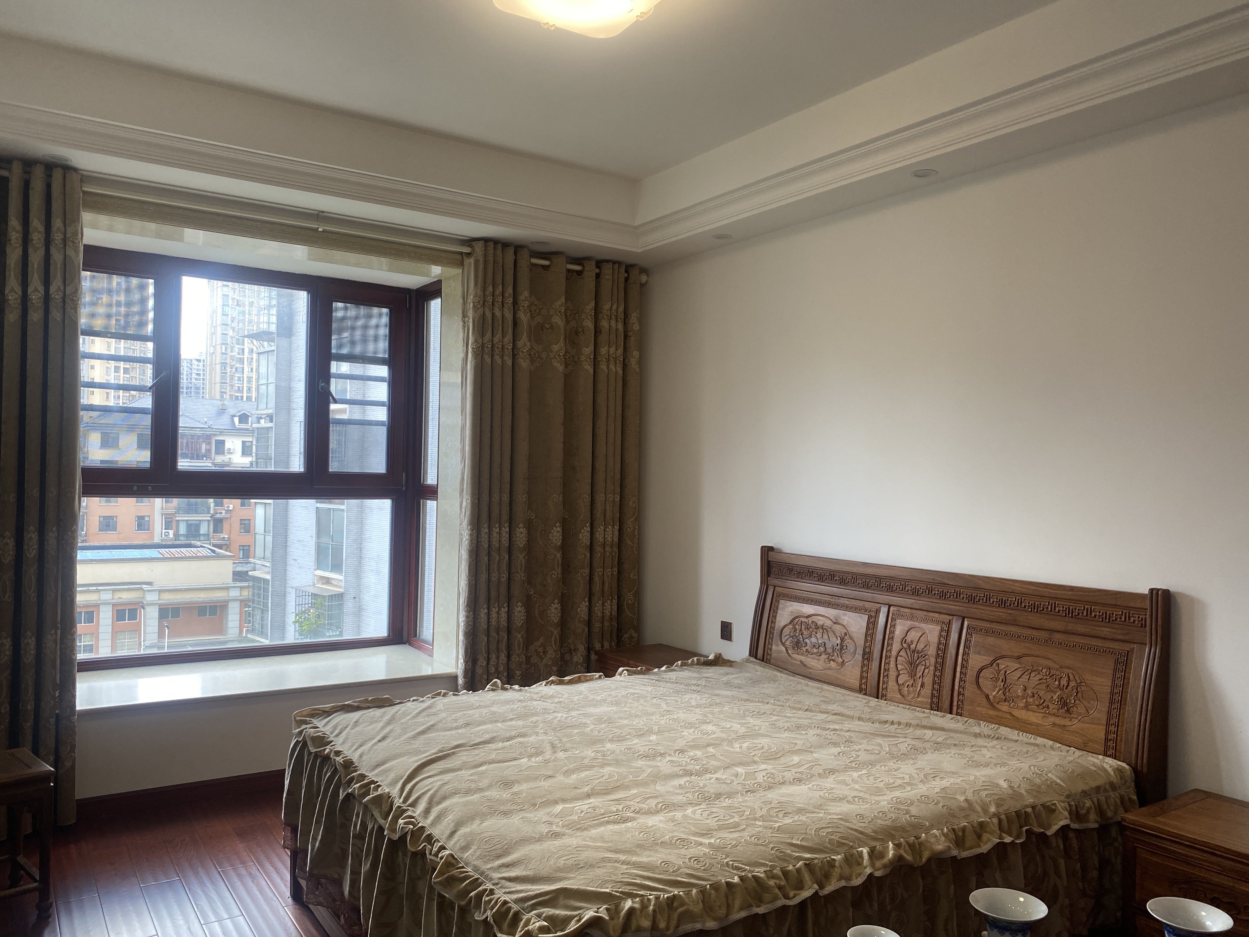 国土鑫苑 4室2厅2卫 138.8万 国土鑫苑 4室2厅2卫 138.8万客厅