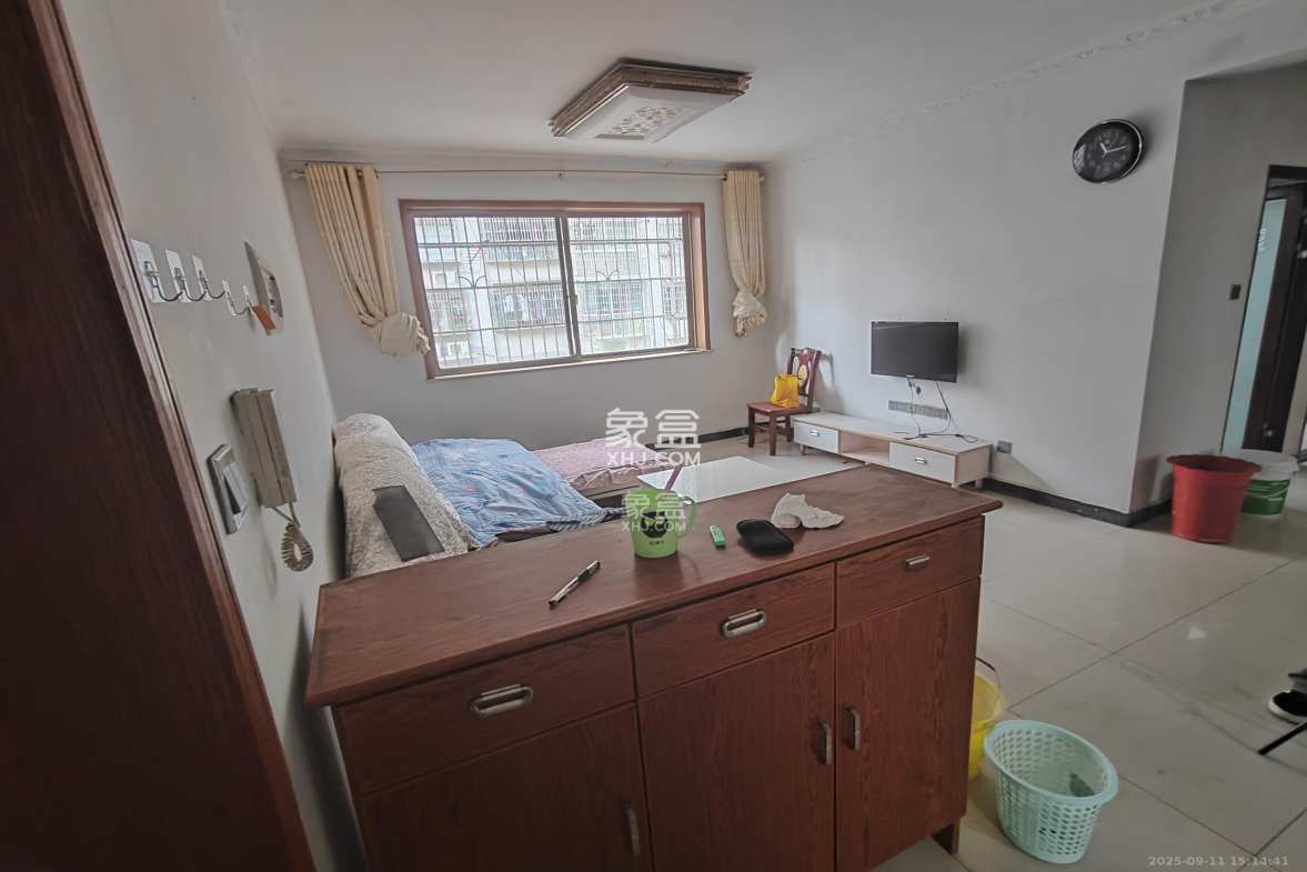 骑龙安置小区 3室1厅1卫 2000.00元/月 骑龙安置小区 3室1厅1卫 2000.00元/月室内图