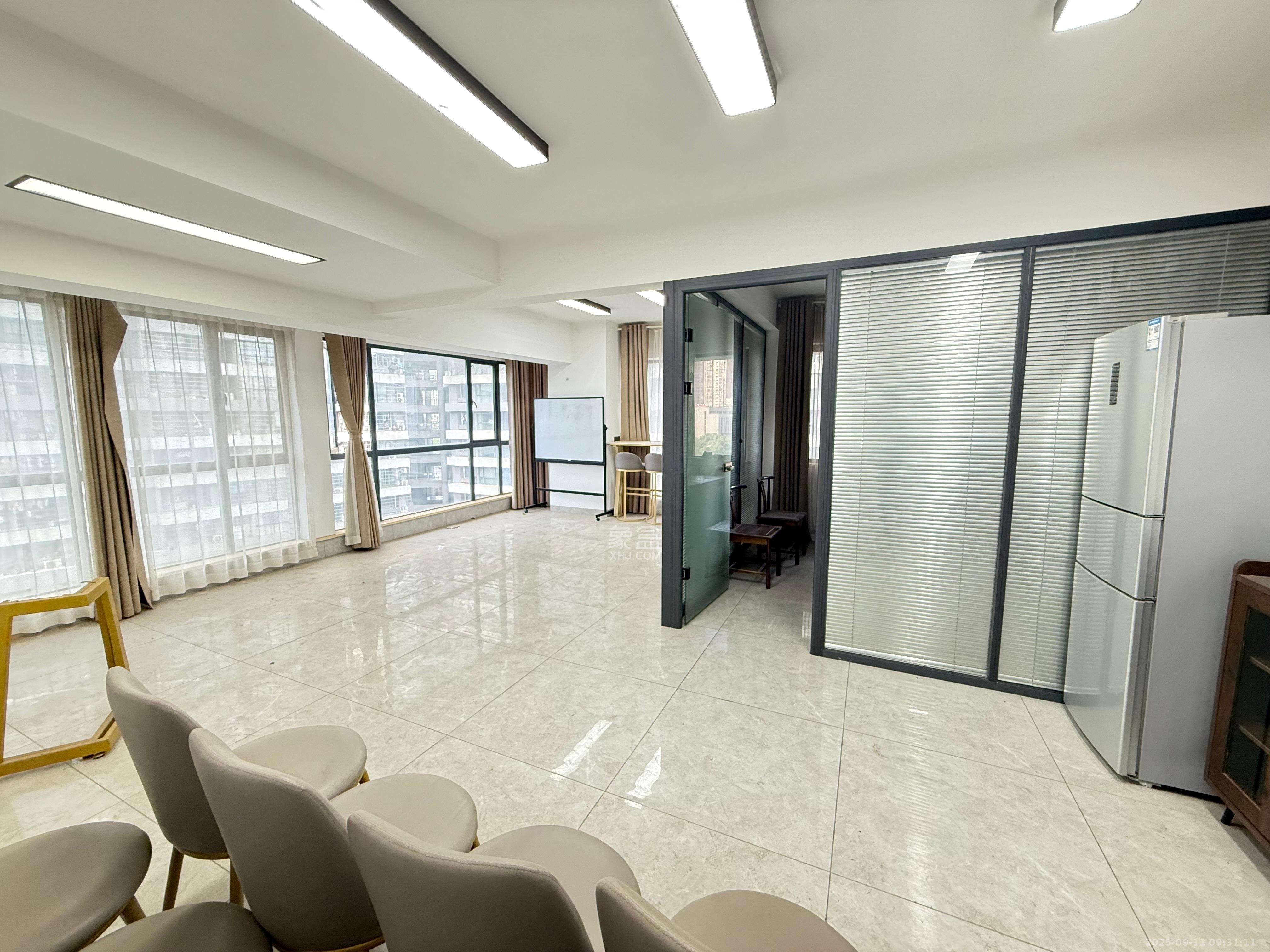 亚商国际 2室1厅1卫 2400.0元/月 亚商国际 2室1厅1卫 2400.0元/月室内图