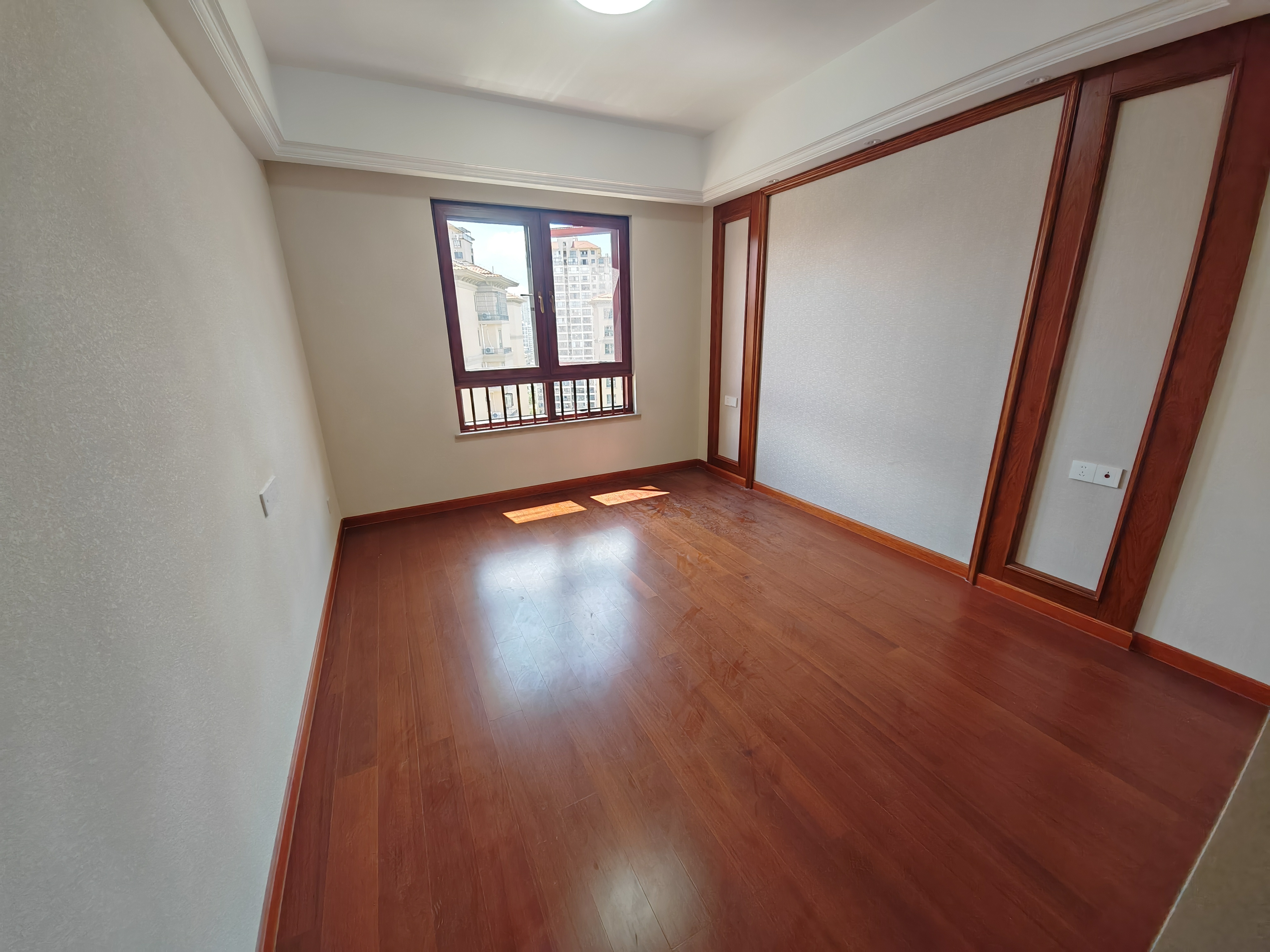 椰风水韵(南区) 3室2厅2卫 3000.0元/月 椰风水韵(南区) 3室2厅2卫 3000.0元/月室内图