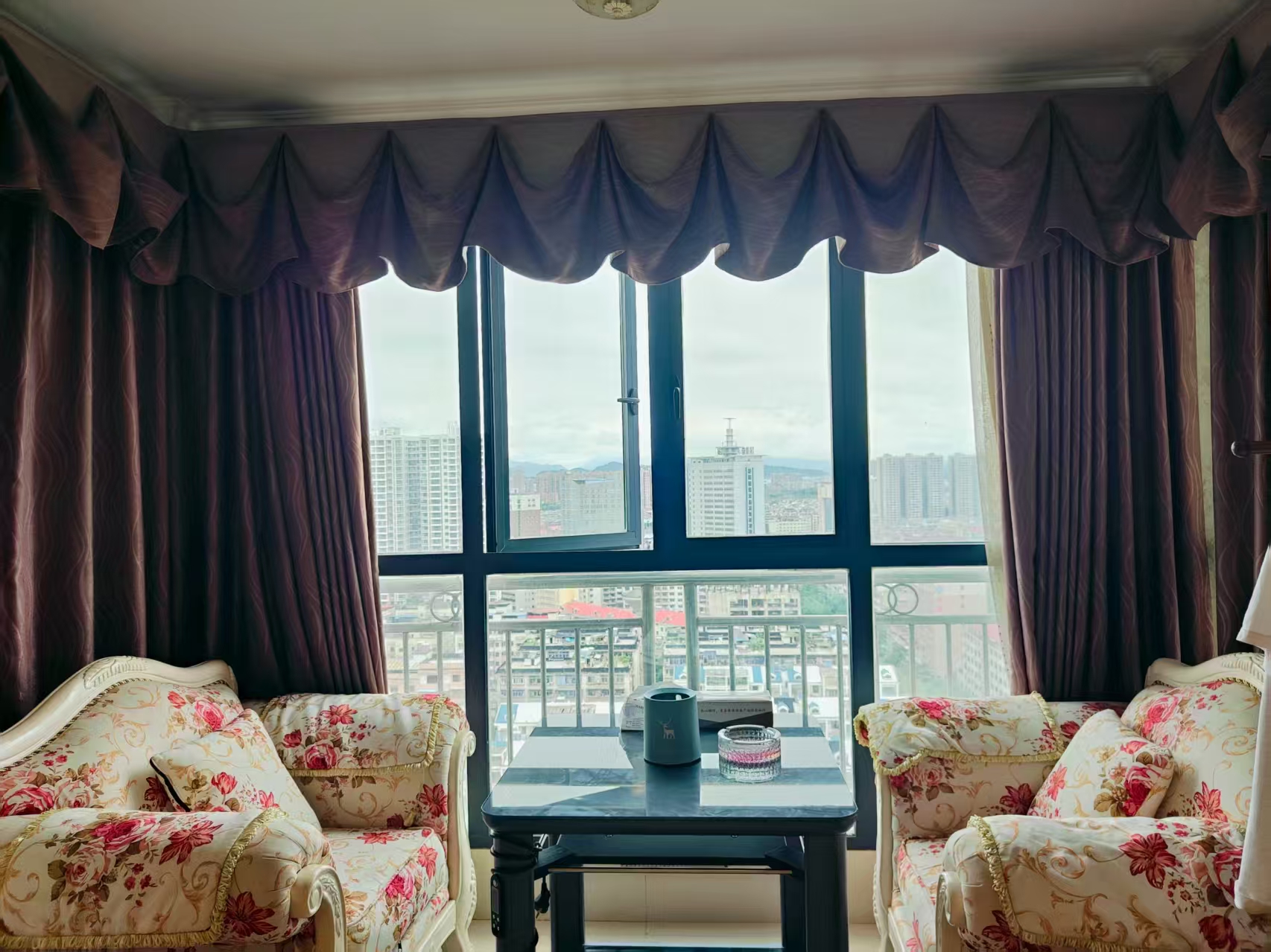 华湘贵府 1室1厅1卫 29.8万 华湘贵府 1室1厅1卫 29.8万客厅