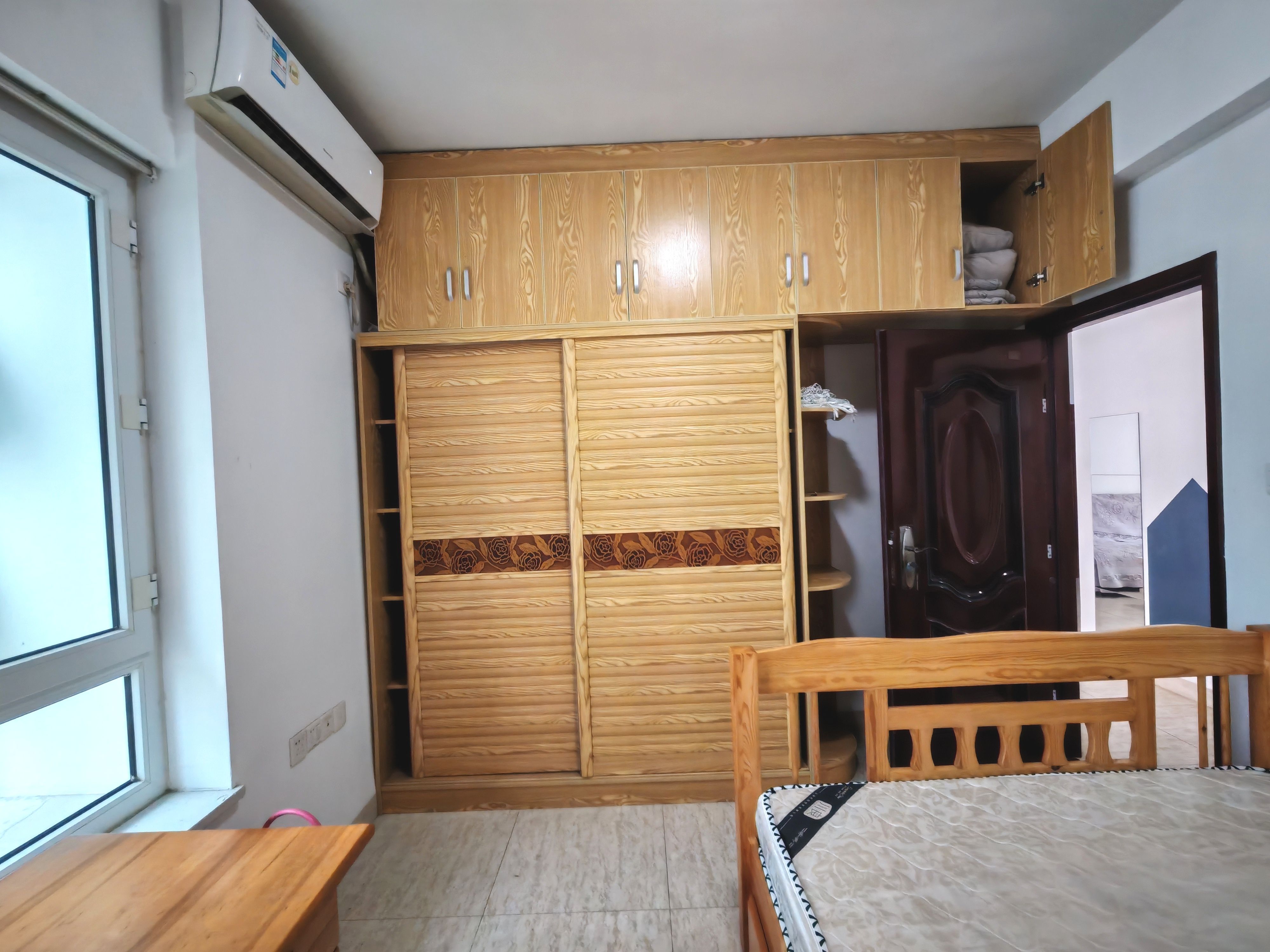 椰海雅苑 2室2厅1卫 118.0万 椰海雅苑 2室2厅1卫 118.0万客厅